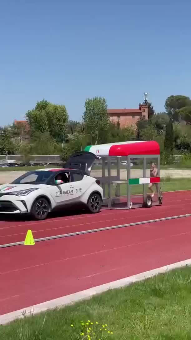 のインスタグラム：「Speedy day 🌬🏃🏼‍♀️ Wanna see YOUR REEL here? Send to DM @runplanet 👈  Video by @gaia_sab99」