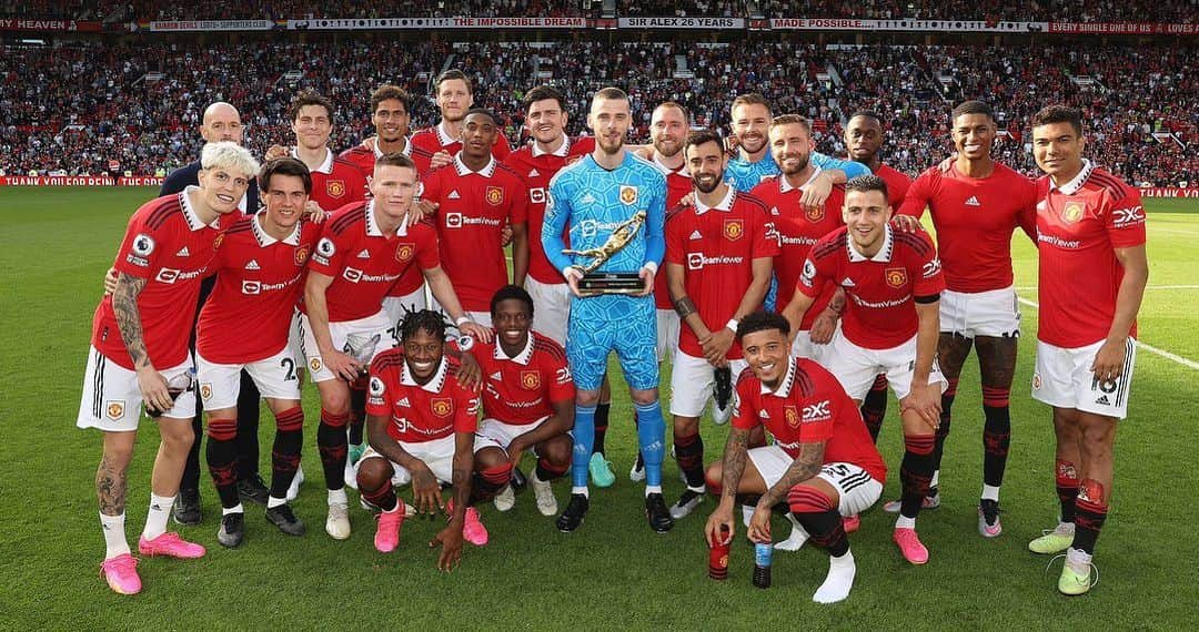マーカス・ラッシュフォードのインスタグラム：「Signing off the season at OT 🫡❤️」