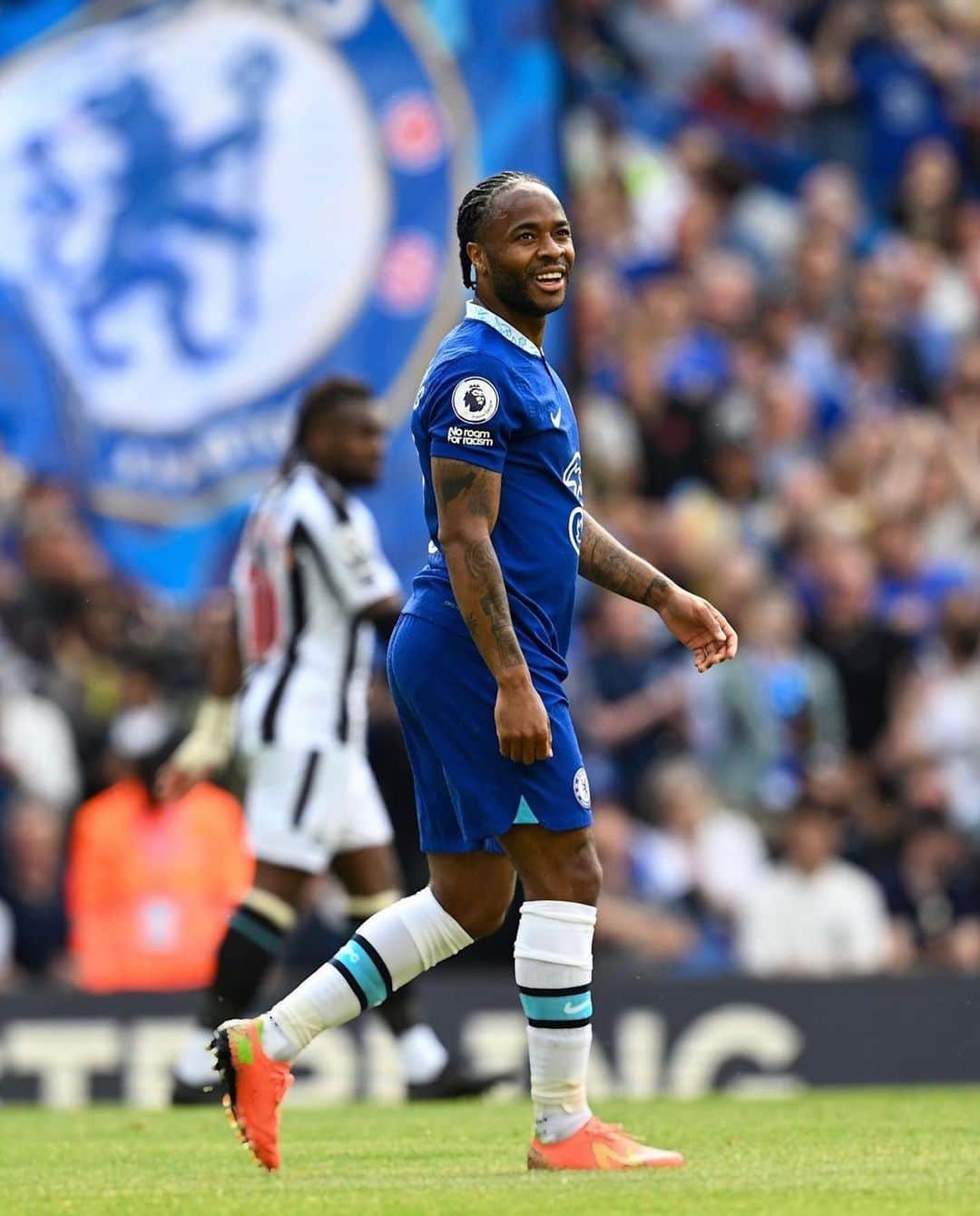 ラヒーム・スターリングさんのインスタグラム写真 - (ラヒーム・スターリングInstagram)「Appreciate the love and support from the fans 💙 even when it’s been tough this season.  Next season @chelseafc will be back 🤟🏾」5月29日 5時43分 - sterling7