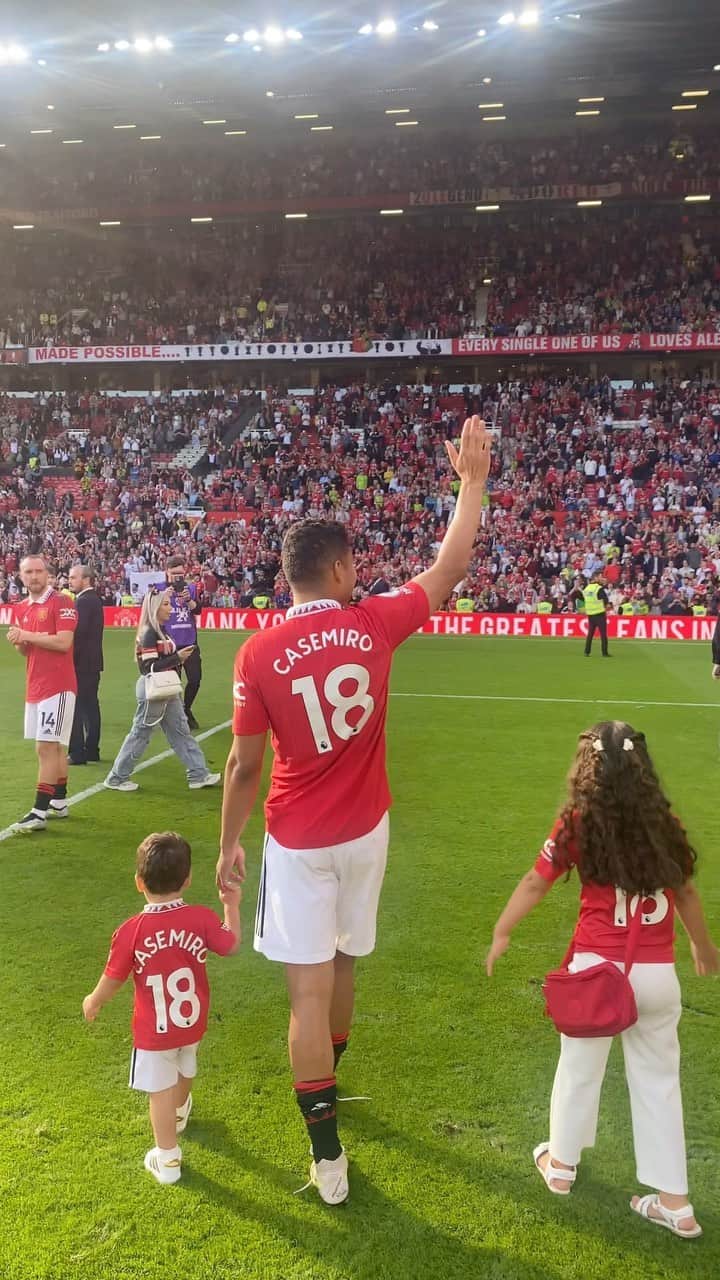 アナ・マリア・カゼミーロのインスタグラム：「❤️Manchester United🖤」