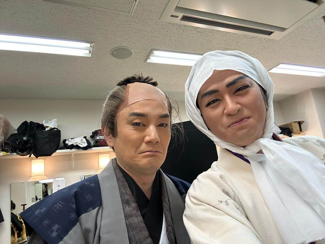 賀集利樹さんのインスタグラム写真 - (賀集利樹Instagram)「松井誠特別公演 『花魁草』昨日、千穐楽を迎えて無事に幕を下ろす事が出来ました。 日舞もですが初めてのことが多かったけれど、本当に楽しんで板の上に立てた作品でした。  最後の山の芋が一番飛んで。。。  松井座長を始め、キャスト、スタッフの皆さん、ご観劇下さった全ての方に感謝申し上げます🙇‍♂️」5月29日 6時52分 - toshiki.kashu