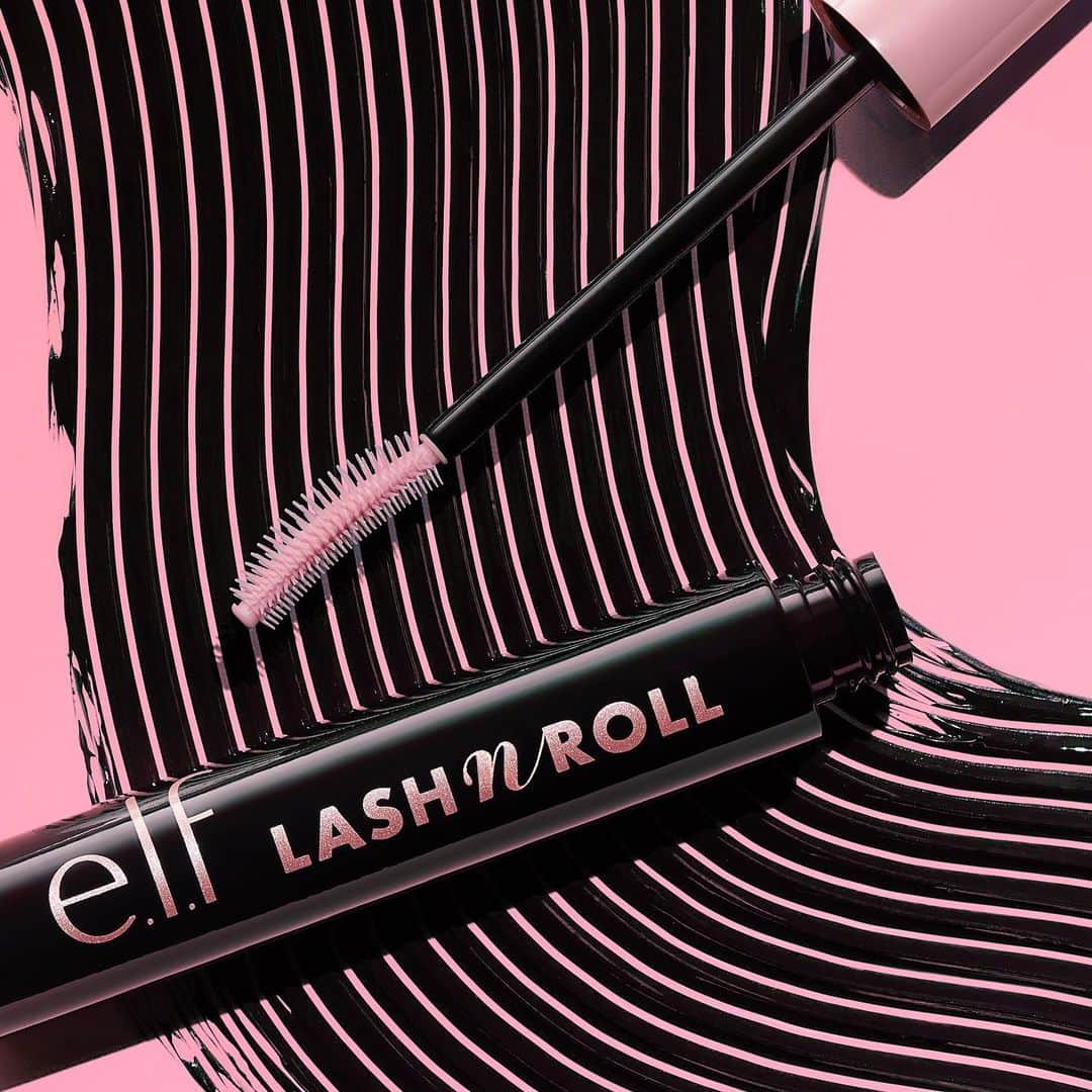 e.l.f.さんのインスタグラム写真 - (e.l.f.Instagram)「Let's get those lashes looking longer and curlier with our Lash 'N Roll Mascara! 💖 This long-lasting formula helps to build your lash look with each swipe 🤩   The unique double-sided and curved silicone brush helps to lift and separate lashes for maximum volume 😍 This formula is smudge- and flake-resistant and locks curls in place to keep lashes up, up, up! 💗  Tap to shop for only $6! 🙌 #elfcosmetics  #elfingamazing #eyeslipsface #crueltyfree #vegan」5月29日 7時13分 - elfcosmetics
