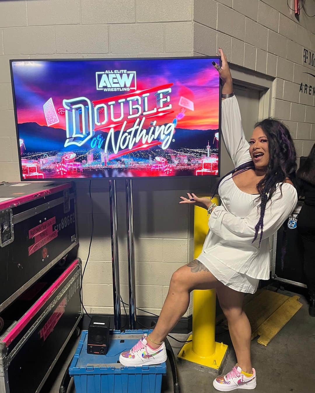 ナイラ・ローズさんのインスタグラム写真 - (ナイラ・ローズInstagram)「Dis gon be bonkers #aew #AEWDoubleOrNothing  #DoubleOrNothing #Vegas」5月29日 7時32分 - nylarosebeast