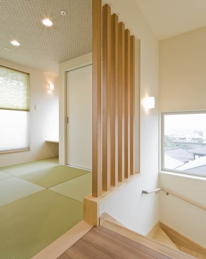 ハゼモト建設株式会社のインスタグラム：「ハゼモト建設は、家計にもやさしい「コスパの良い」木造新築注文住宅、リノベーション、リフォームをご提案しています。 ZEH基準を上回るグレードの高気密・高断熱な高性能住宅＋自然の力を活用したパッシブ設計を行っています。  プロフィールのHPから厳選間取りプラン＆施工事例をご紹介中です♪ @hazemoto_kensetsu   ＊＊＊＊＊＊＊＊＊＊＊＊＊＊ 快適で健康的、家計にもやさしい。 住まいとしての「当たり前」を体感していただけるのがハゼモト建設の家づくりです。 『価格と性能を両方まじめに考える工務店』-ハゼモト建設株式会社は高性能で低価格が標準品質-  北九州市小倉北区片野4-12-10 電話番号 093-931-0521 家づくり相談会、モデルハウス見学会を実施中です。 ＊＊＊＊＊＊＊＊＊＊＊＊＊＊  #北九州注文住宅 #北九州新築 #北九州工務店 #注文住宅北九州 #新築北九州 #工務店北九州 #リフォーム北九州 #リノベーション北九州 #福岡子育て #土地探し北九州 #ローコスト住宅北九州 #現場見学会北九州 #シンプルな暮らし #モデルハウス北九州 #マイホーム準備 #ZEH北九州 #ハゼモト建設 #マイホーム準備 #高断熱住宅北九州 #木造住宅北九州 #子育て北九州 #施工事例北九州 #快適な暮らし #長期優良住宅北九州 #家づくり北九州 #一戸建て北九州 #ハウスメーカー北九州 #北九州市 #ハゼモト建設株式会社」