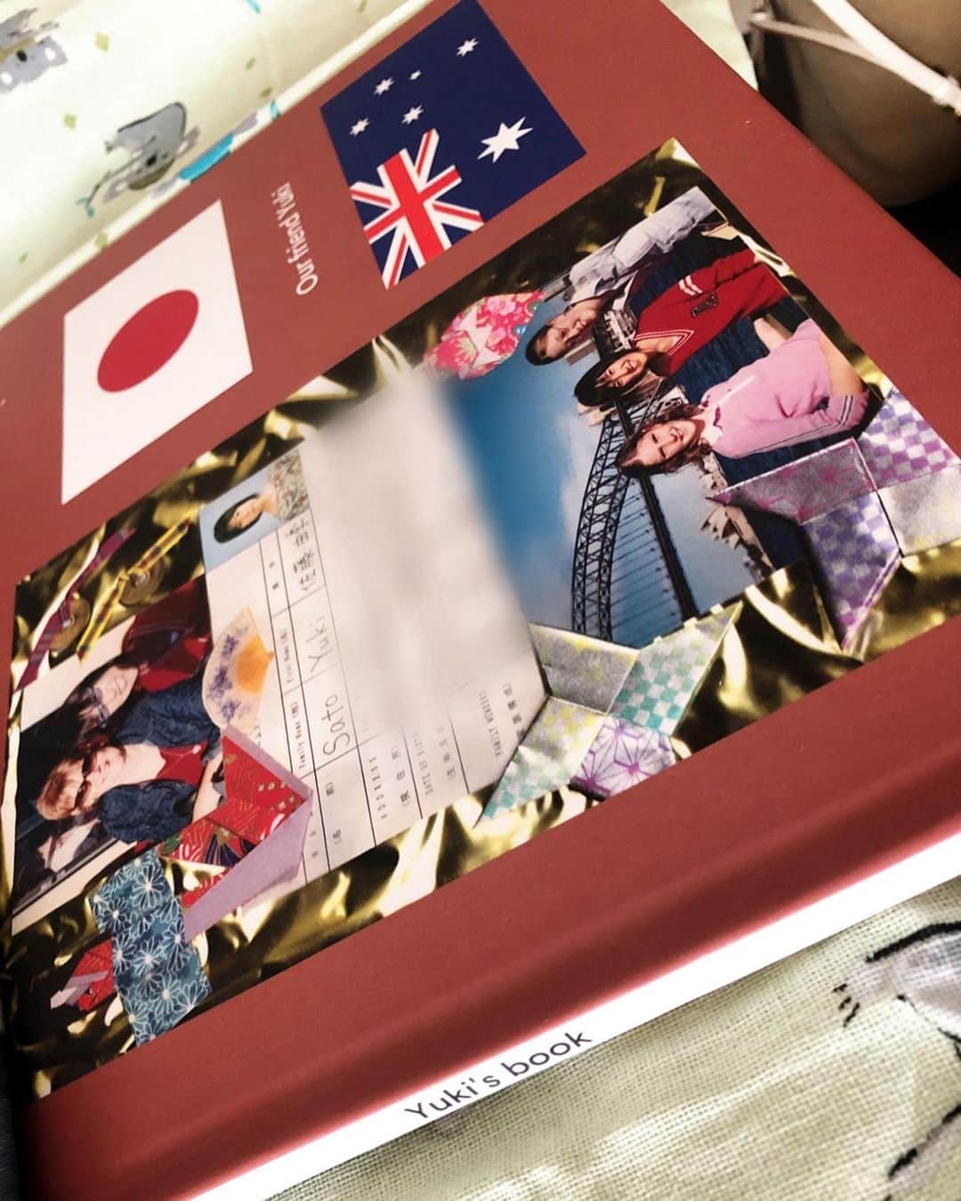 佐藤由季さんのインスタグラム写真 - (佐藤由季Instagram)「#mytreasure ❤️  It is full of precious memories for 20 years in the "Yuki's book" that was a gift for me🎁  初めて出会ってから20年🥰 オーストラリアと日本の行き来を Yuki's bookにして作ってくれました🥹 私のプロフィールシートや渡したお手紙まで 全部残してくれている・・・感激😭💓 嬉しくて懐かしくて何度も見てしまう💕 Thank you sooo much❤️  #私の宝物  #手作り  #大切や思い出がいっぱい詰まってる 🥹 #懐かしい #感激  #フリーアナウンサー  #佐藤由季  #あれから20年 🇦🇺🇯🇵 #これからも一緒に沢山の思い出を積み重ねていけますように ✨」5月29日 8時02分 - yukisato0710