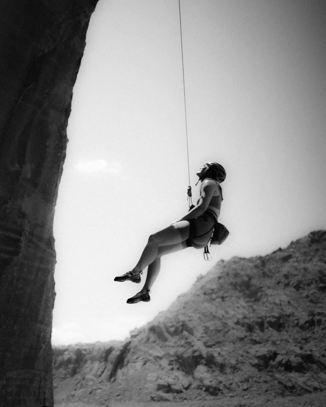 松島エミのインスタグラム：「🖤 Utah  Thx for the snaps @toshikoshek and the belays @markfain   Loved our planned but mega spontaneous trip😂  . . #utah#utahclimbing#climbing#climbinggirls#mountaingirls#sportclimbing#roadtrip#optoutside#outdoorsy#クライミング#クライミング女子」