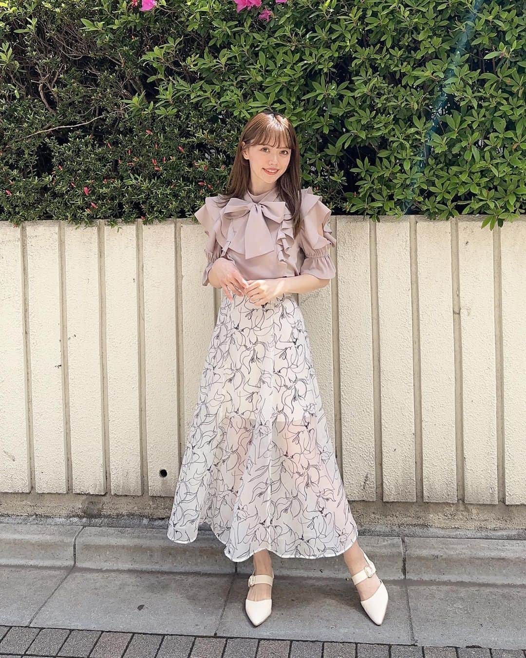 AnMILLEさんのインスタグラム写真 - (AnMILLEInstagram)「guest model style ㅤㅤㅤㅤㅤㅤㅤㅤㅤㅤㅤㅤㅤ 山崎春佳さん(164cm) ㅤㅤㅤㅤㅤㅤㅤㅤㅤㅤㅤㅤㅤ #オリジナルフラワーオーガンジーSK ¥8,900 ㅤㅤㅤㅤㅤㅤㅤㅤㅤㅤㅤㅤㅤ #アンミール #anmille #フェミニンコーデ #coordinate #code #大人可愛い #ootd #outfit #ファッション」5月29日 9時16分 - anmille.official