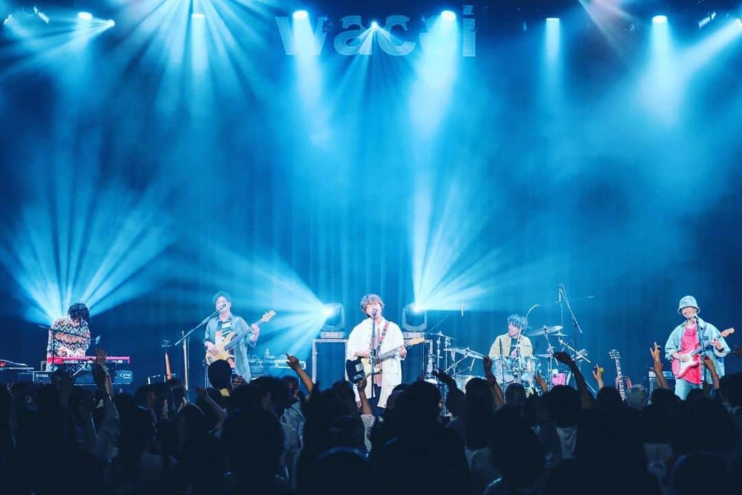 因幡始さんのインスタグラム写真 - (因幡始Instagram)「ライブハウスツアー広島公演、終了しました！ ライブの前日1日空いたのでゆっくり休めて万全の状態でライブに臨めました🛌 おかげで今回も最高のライブになりましたYO！ お越しくださった皆さま、どうもありがとうございましたー🙏」5月29日 9時58分 - wacci_key_hajime