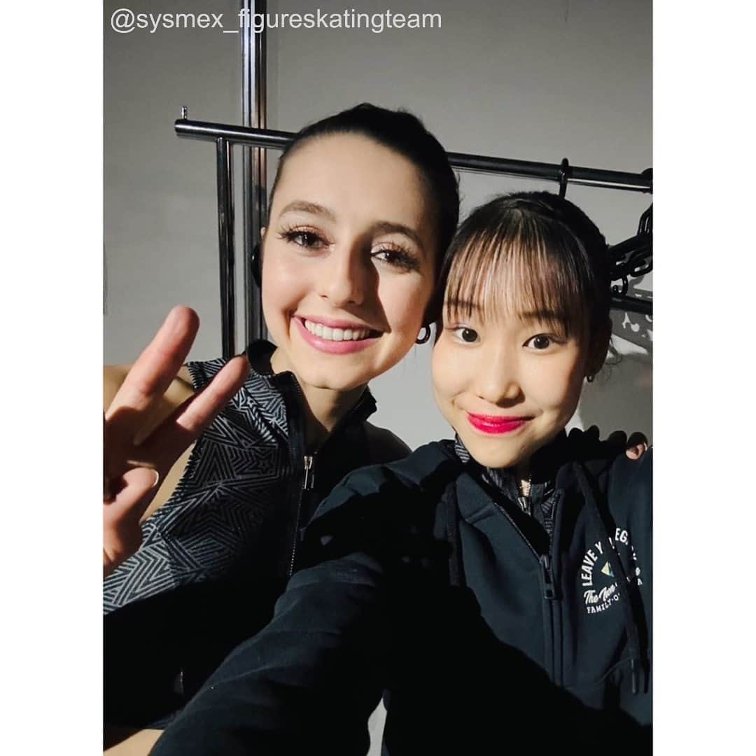 三原舞依＆坂本花織さんのインスタグラム写真 - (三原舞依＆坂本花織Instagram)「⁡ ⁡ 三原舞依選手からメッセージが届きました💌 ⁡ ***** ⁡ Fantasy on Ice 幕張公演 無事終了致しました。 ⁡ 一瞬一瞬が本当に素晴らしくて最高の舞台でした✨ 素敵な皆様と一緒にショーに出ることができて 本当に幸せです🥹💖 ⁡ 夏川りみさん(@rimi_natsukawa_official)とのコラボ 本当に幸せいっぱいの空間にいることができて 言葉では表せないくらい嬉しくて、幸せです🌺✨ ⁡ リハーサルやアーティストさんのサウンドチェック、 どの瞬間もたくさんの感動があって 毎日が本当にあっという間です… ⁡ 仙台公演も凄く楽しみです！！ 皆様お気をつけてお過ごしください！ ⁡ 三原舞依 ⁡ #maimihara #三原舞依  #figureskating #figureskater  #sysmex_figureskatingteam」5月29日 11時50分 - sysmex_figureskatingteam