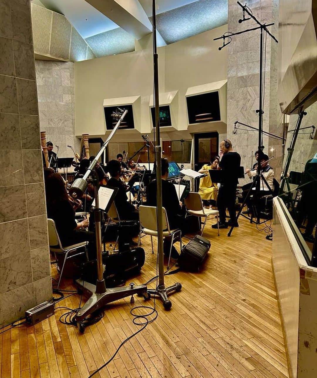 久石譲さんのインスタグラム写真 - (久石譲Instagram)「Recording for a new film!」5月29日 10時12分 - joehisaishi_composer