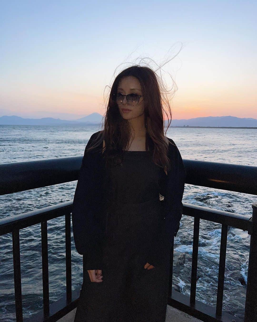 坂井朝香のインスタグラム：「アホ毛以外はいい写真👏」