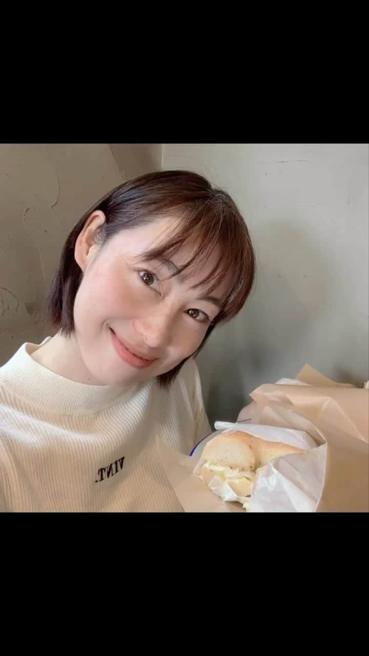 佐藤康恵のインスタグラム：「大好きなみーちゃんとメモリー🧡🌿 癒しは大切☺️🥰😆  たくさん笑って、たくさん話して、 時間は宝🌟🌟🌟  いつもみーちゃんありがと！ #佐藤康恵　#yasuesato #セラピスト　#therapist #女優　#actress #アロマトリートメント　#doTERRA #cptg #安心安全　#高品質　#自然　#nature」