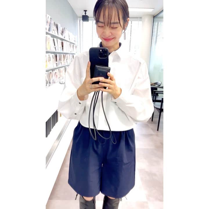 権藤朱実のインスタグラム：「. 『My agency』  先日、久々に事務所へ！ マネージャーさんたちとミーティング📝  社長にも会えてラッキーでした☆  いつもスケジューリングや営業などなど・・・ ケアが行き届いてる事務所に感謝です✨  #model #satorujapan #akemigondo #モデル #サトルジャパン #権藤朱実 →@satorujapan_official  thank you♡ →@akemigondo ☑︎プロフィールのリンクにて、写真公開中☆ ☑︎リールにて、息子のあれこれ公開中☆」
