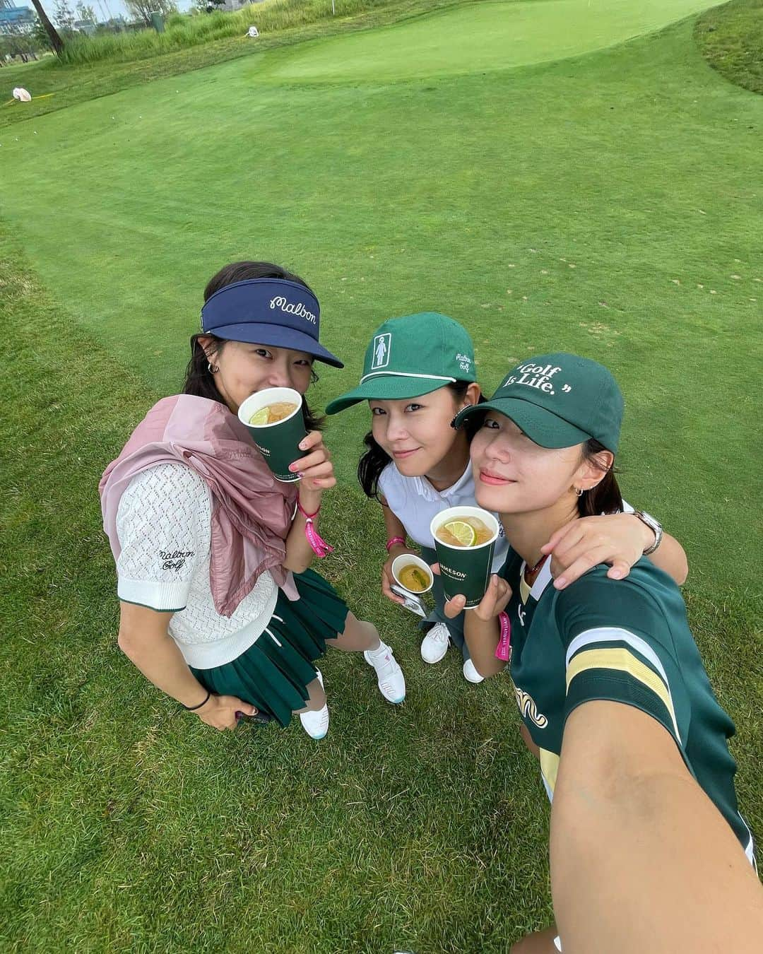 ヒョニ・カンさんのインスタグラム写真 - (ヒョニ・カンInstagram)「Thanks for inviting @malbongolf.kr 💚  덕분에 비바람몰고다니는친구들과 끝까지 햄볶았어요🤭☺️  #23말본인비테이셔널  #말본골프 #golf #골프 #hyoni_golf」6月27日 14時22分 - hyoni_kang