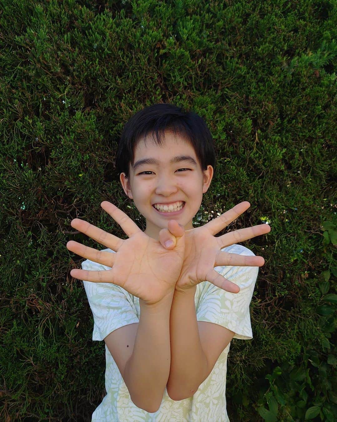 村山輝星のインスタグラム：「🦋  444投稿目です！ 333投稿目の投稿の時みたいにおヒゲにしようかと思ったけど、毛深くなっちゃうから、チョウチョウにしました！  #村山輝星 #劇団東俳 #Tプロジェクト #444投稿目」