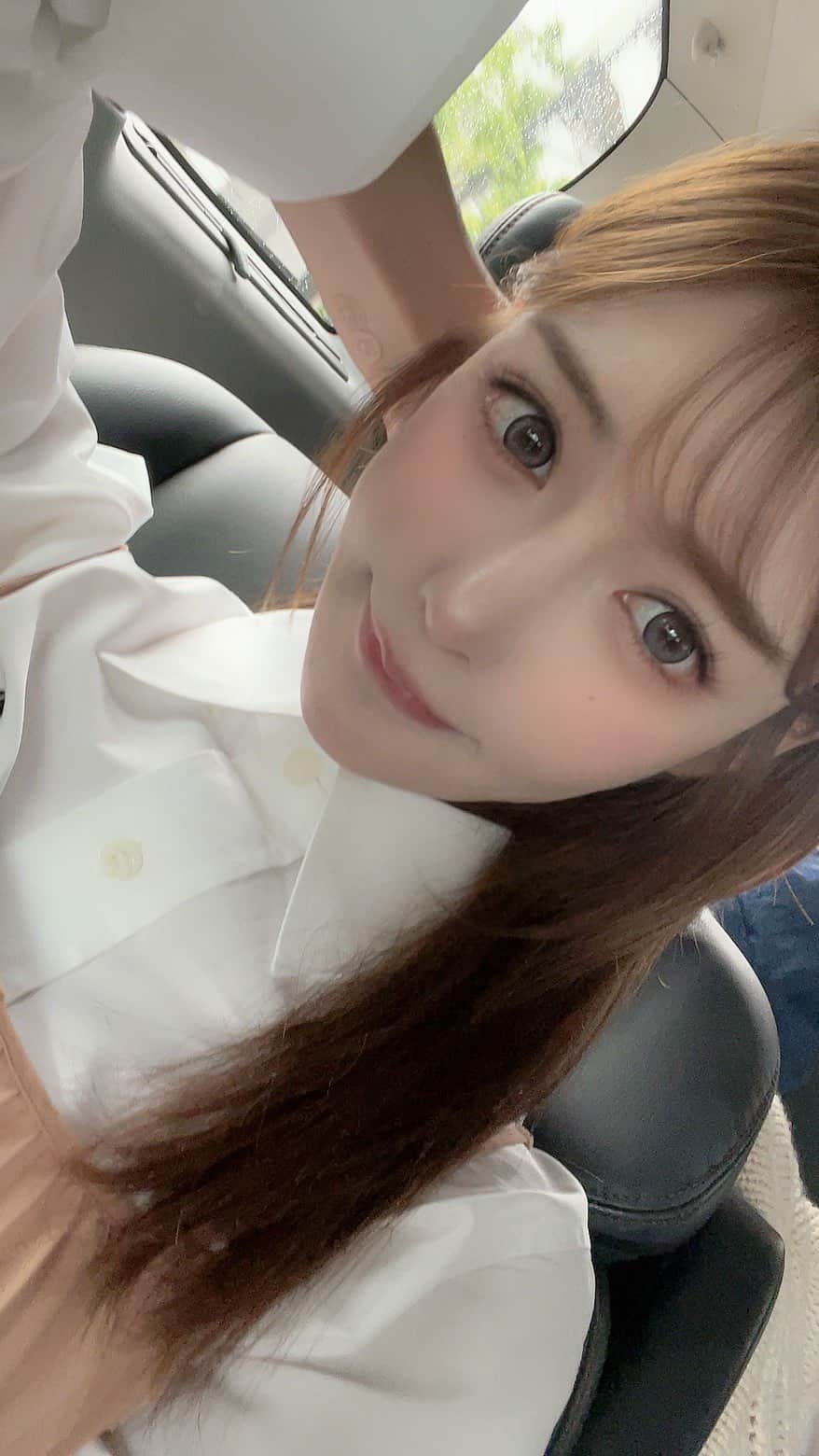 明日花キララのインスタグラム：「夏はこのカラコンが絶対かわいい🍉 @flurry.contact」