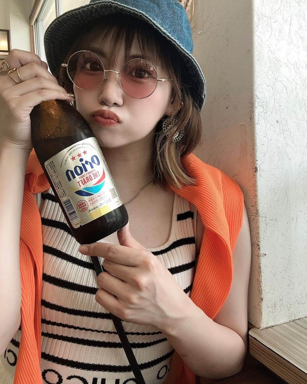 のインスタグラム：「. 昼間から飲むビールって最高なんだが♡ 2日連続ダイビングして髪の毛キッシキシというかギシギシすぎてやばい😭 . #シティーグループ #ニュークラ #ベルベ #鈴鐘 #クラブベルべ #クラブ鈴鐘 #ホステス #キャバ嬢 #すすきのキャバクラ #すすきのホステス #ショートカット女子 #酒好き」