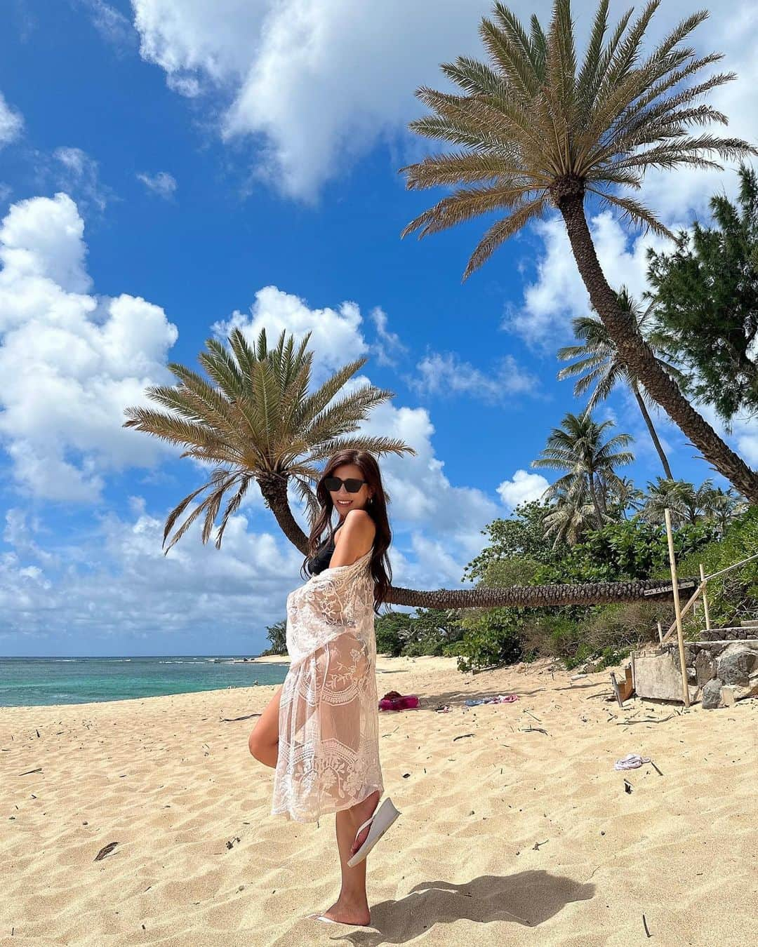 YURIKAさんのインスタグラム写真 - (YURIKAInstagram)「🌴🌴🌴🌴  Hawaiiにいるとすべてのことが前向きになれるし エネルギーチャージされる🧡  眩しくて顔険しいけどw  このヤシの木みたいに 上を向いて進みましょ🌺✨  #hawaii #oahu #northshore #sunsetbeach #palmtrees #beach #sea #genic_hawaii #hawaiistagram #hawaiilife #beachgirl #japanesegirl #swimwear #travel #yuritabi_hawaii #ハワイ #オアフ島 #ノースショア #サンセットビーチ #ヤシの木 #パームツリー #ビーチ #海 #タビジョ #旅muse #ハワイ旅行 #水着 #水着女子 #ビキニ #ハワイ好きな人と繋がりたい」6月27日 7時08分 - yurika__baby