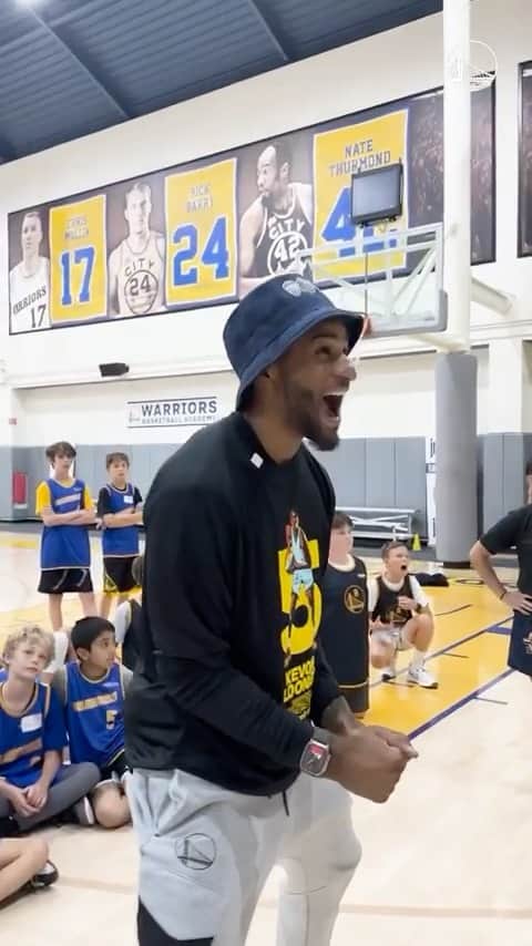 ゴールデンステート・ウォリアーズのインスタグラム：「Of course we mic’d up Coach Gary at the overnight camp 👀  GPII brought the fun to some friendly camper competition!」