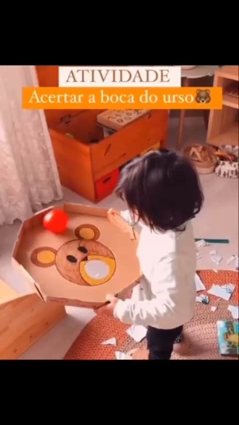 Eliana Michaelichin Bezerraのインスタグラム：「Olha que fofuraaaa!!! Dica criativa sem gastar nada!! Bora brincar com as nossas crianças? Eu já fiz pra Manu, Tá nos stories. Obrigada pela dica @tielly_machado ❤️ #ferias #maedemenina #maedemenino #maededois  Envia pra quem tem pequenos em casa 😘」