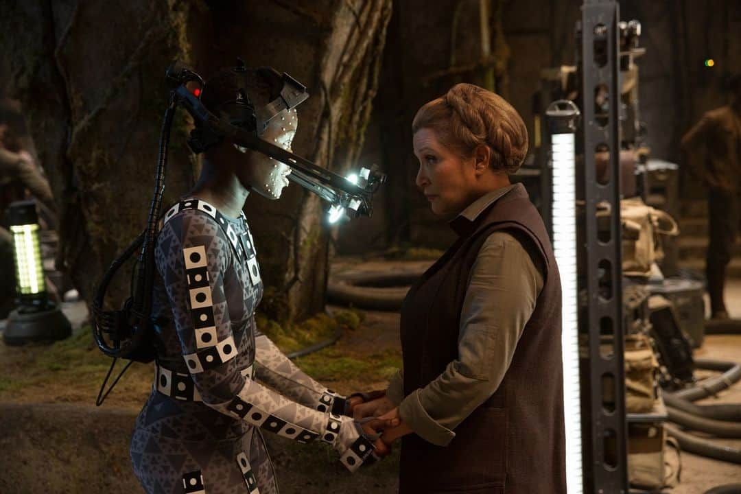 スター・ウォーズさんのインスタグラム写真 - (スター・ウォーズInstagram)「Carrie Fisher and Lupita Nyong’o, behind the scenes of #TheForceAwakens.」6月27日 7時50分 - starwars