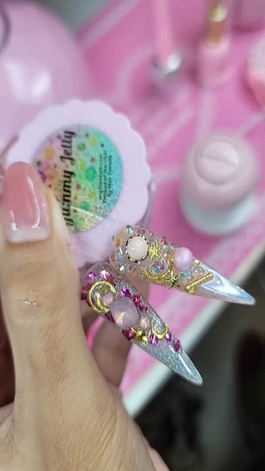 Max Estradaのインスタグラム：「Enailcouture.com bling diamond application using gunny gel and diamond holic  Enailcouture.com  #ネイル #nailpolish #nailswag #nailaddict #nailfashion #nailartheaven #nails2inspire #nailsofinstagram #instanails #naillife #nailporn #gelnails #gelpolish #stilettonails #nailaddict #nail #💅🏻 #nailtech#nailsonfleek #nailartwow #네일아트 #nails #nailart #notd #makeup #젤네일  #glamnails #nailcolor  #nailsalon #nailsdid #nailsoftheday Enailcouture.com」