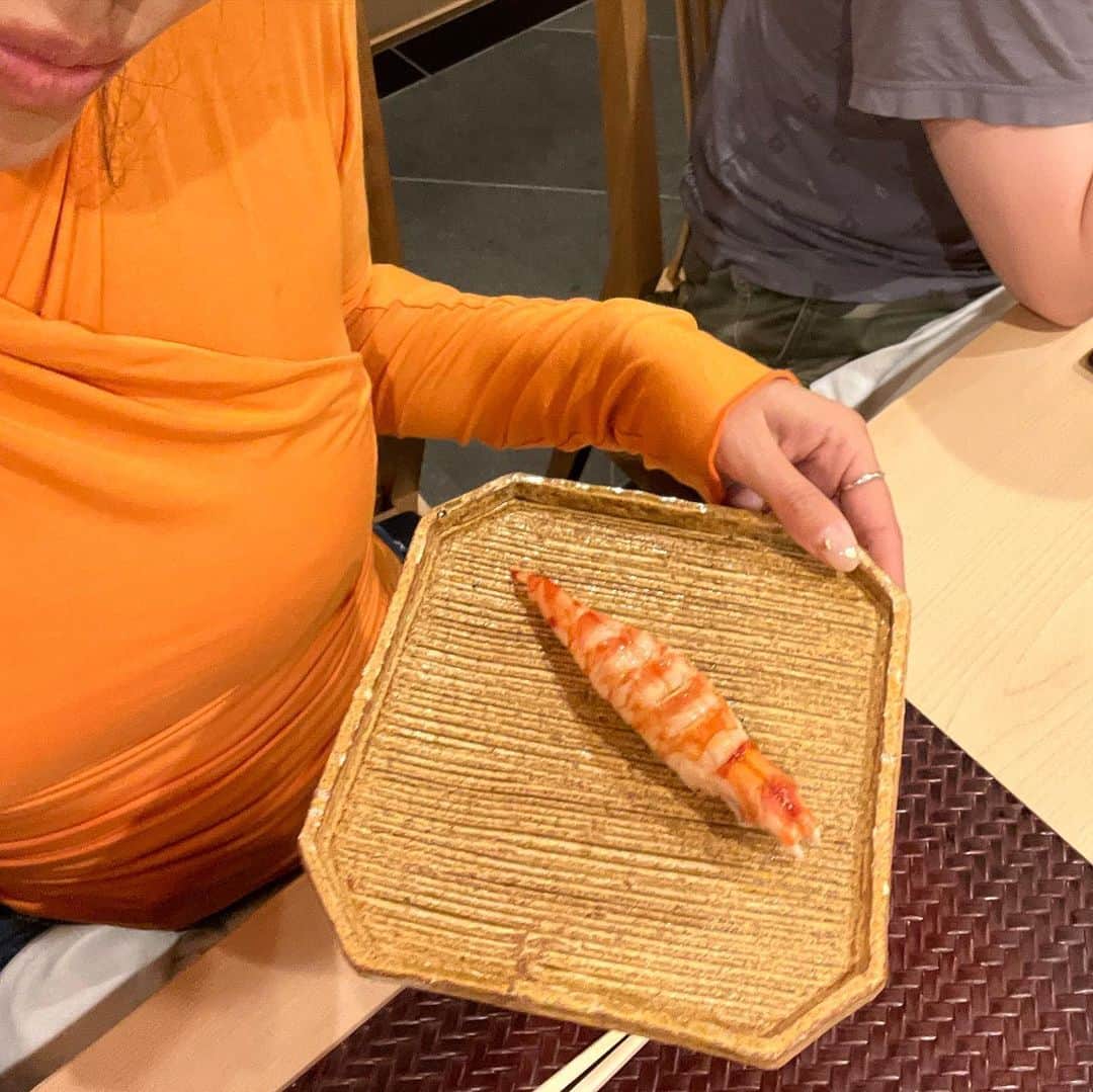 Ashley Skyさんのインスタグラム写真 - (Ashley SkyInstagram)「Omakase of dreams 🍣 🧡」6月27日 9時00分 - ashleysky