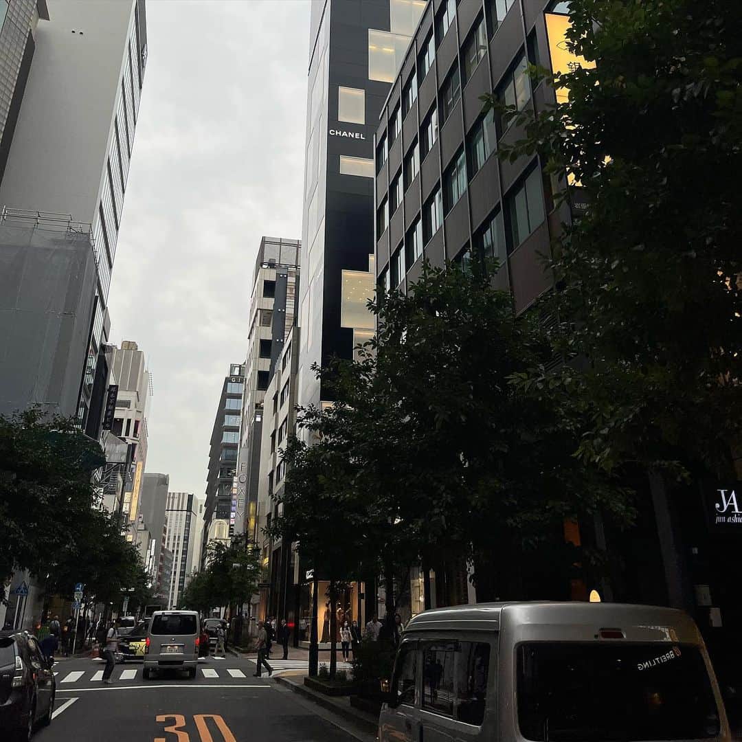 Ashley Skyさんのインスタグラム写真 - (Ashley SkyInstagram)「Omakase of dreams 🍣 🧡」6月27日 9時00分 - ashleysky