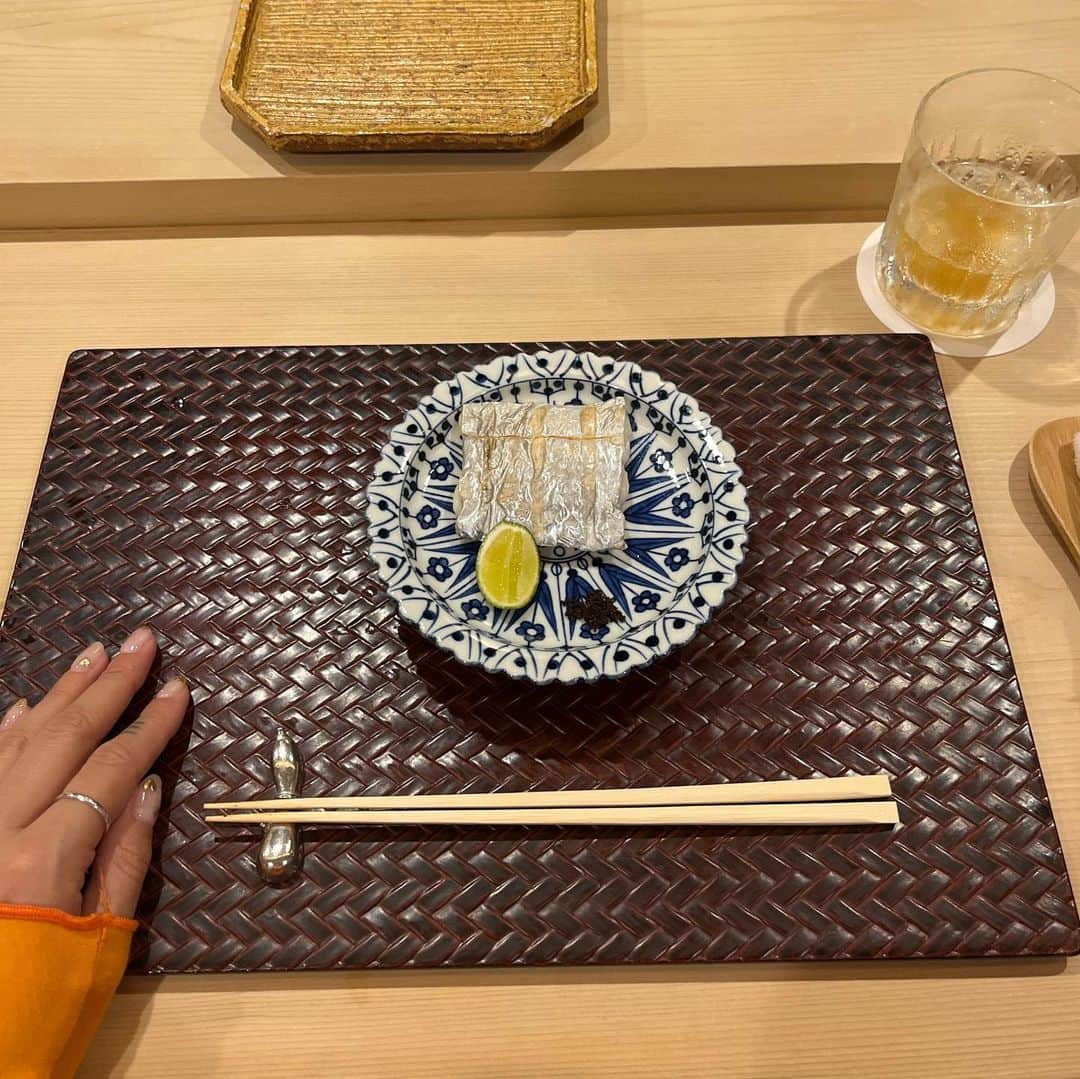 Ashley Skyのインスタグラム：「Omakase of dreams 🍣 🧡」