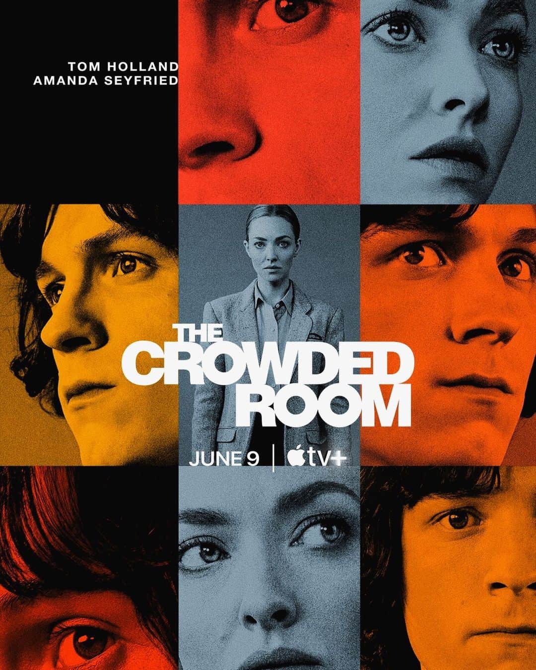ポール・ベタニーのインスタグラム：「Jennifer and I just binged the first 5 episodes of #thecrowdedroom it’s FANTASTIC!!! Wonderful performances.  Watch it immediately.」