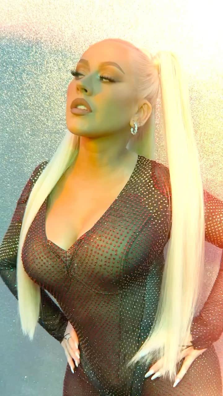 クリスティーナ・アギレラのインスタグラム：「I do what I wanna 🔥🏳️‍🌈 #NYCPride」