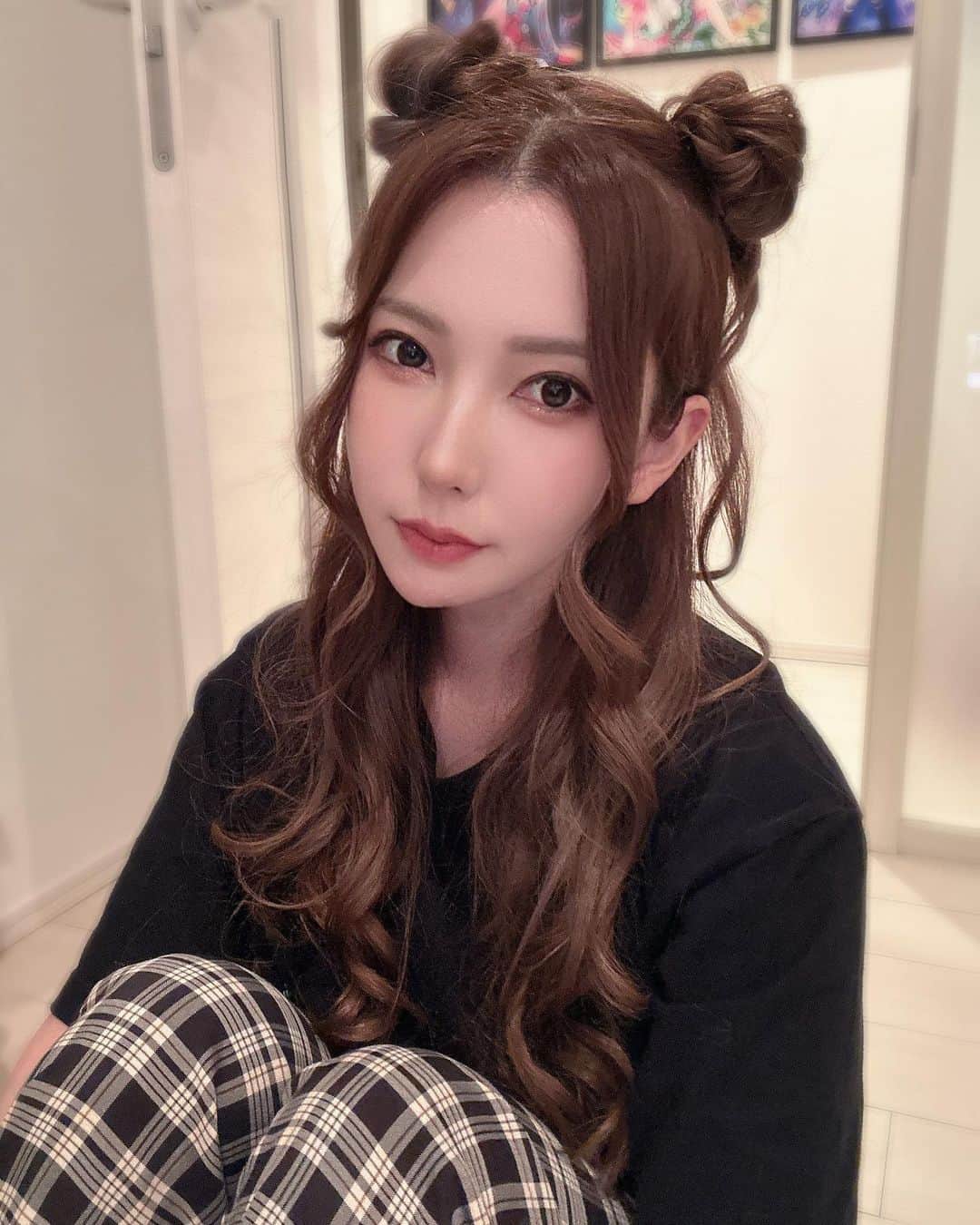 波多野結衣さんのインスタグラム写真 - (波多野結衣Instagram)「この前お仕事でメイクさんにかわいくしてもらった🍡💓 . . #お団子ヘア #ヘアアレンジ  #ヘアメイク #かわいい  #波多野結衣 #波多野结衣」6月27日 9時31分 - hatachan524