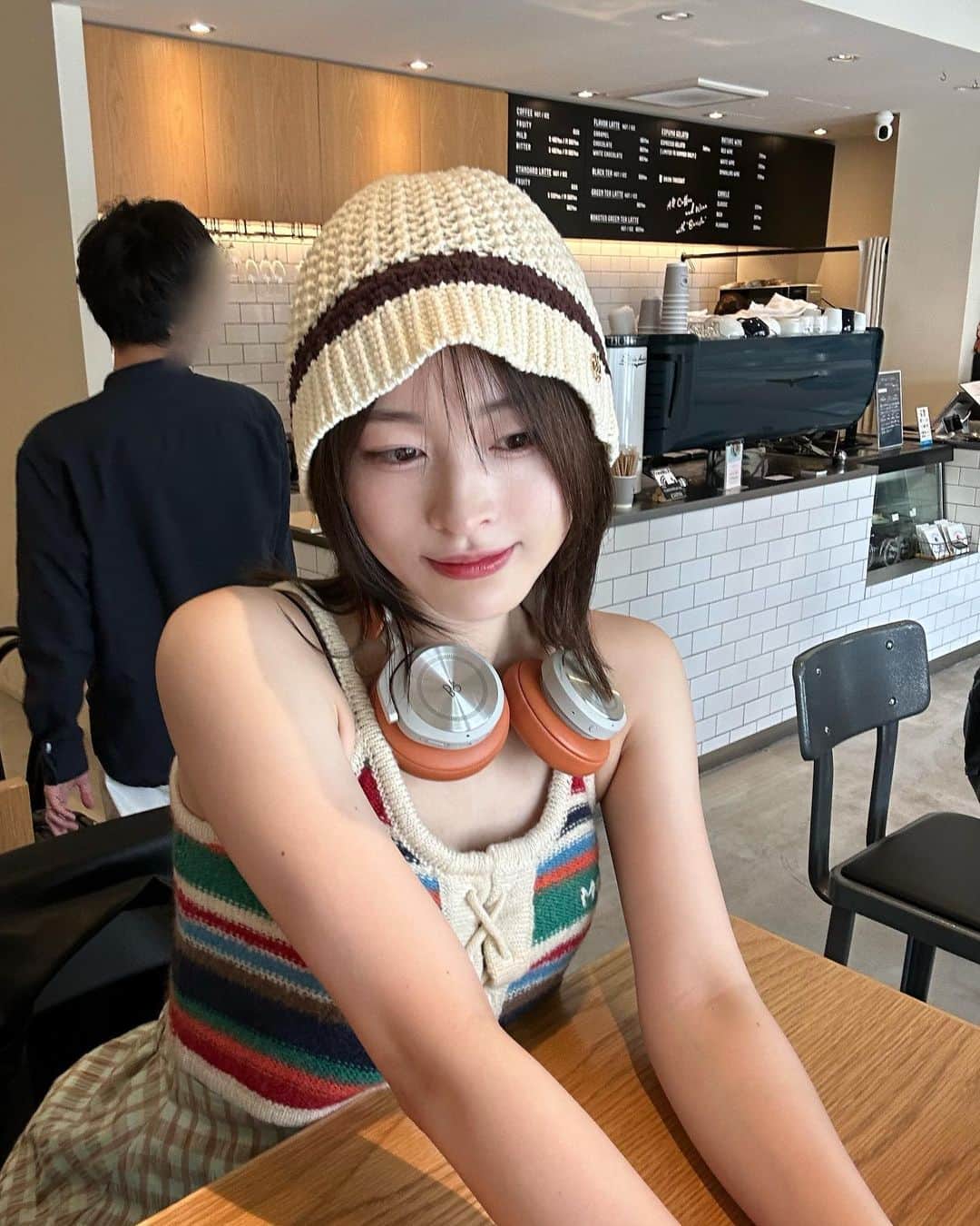美月のインスタグラム：「🍊 . 写真撮るのに(@ishi_asakura_ma )伊師さんと顔を見合わせてみたけどダメだった図。 #standardcoffeelab #北海道カフェ #すすきのカフェ #韓国ファッション #셀카 #여행 #패션」