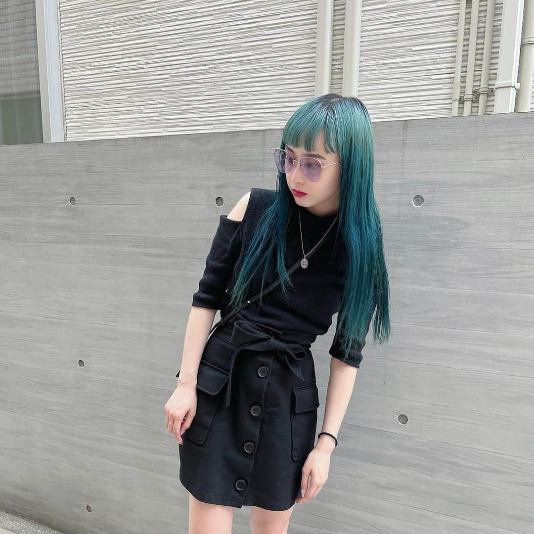 aoiさんのインスタグラム写真 - (aoiInstagram)「最近日に焼けないように必死な毎日  今月も定期メンテ #レーザートーニング 行ってきたよ〜 @sbeautyclinic #エスビューティークリニック の @dr.y.yumi 先生のもと施術してしていただいてます🌻  #医療痩身 #アンチエイジング」6月27日 9時58分 - aoi_301