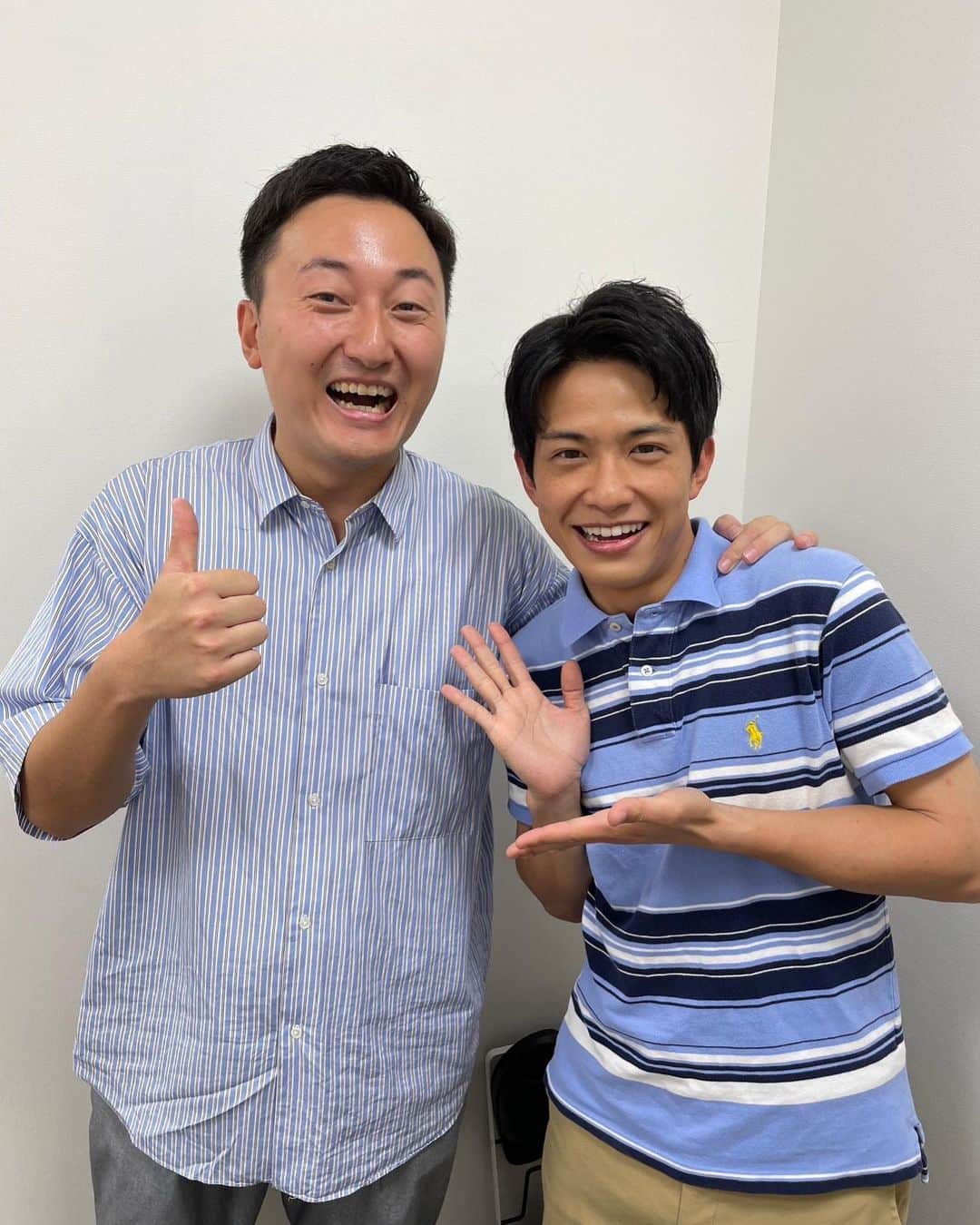 宮澤奎太のインスタグラム：「名古屋出張中に嬉しい再会が。 中京テレビの田村浩平アナと！ 就活時代から一緒だった彼、朝のzipからニュースなどを今は担当しているそう！ 同期とゆっくり話せる時間があってとてもいい出張になっております…！  あ、今日熊本に帰ります！  #中京テレビ #アナウンサー #田村浩平 #KKT #アナウンサー #宮澤奎太 #こう言っちゃなんだけど #2人同い年には見えん」