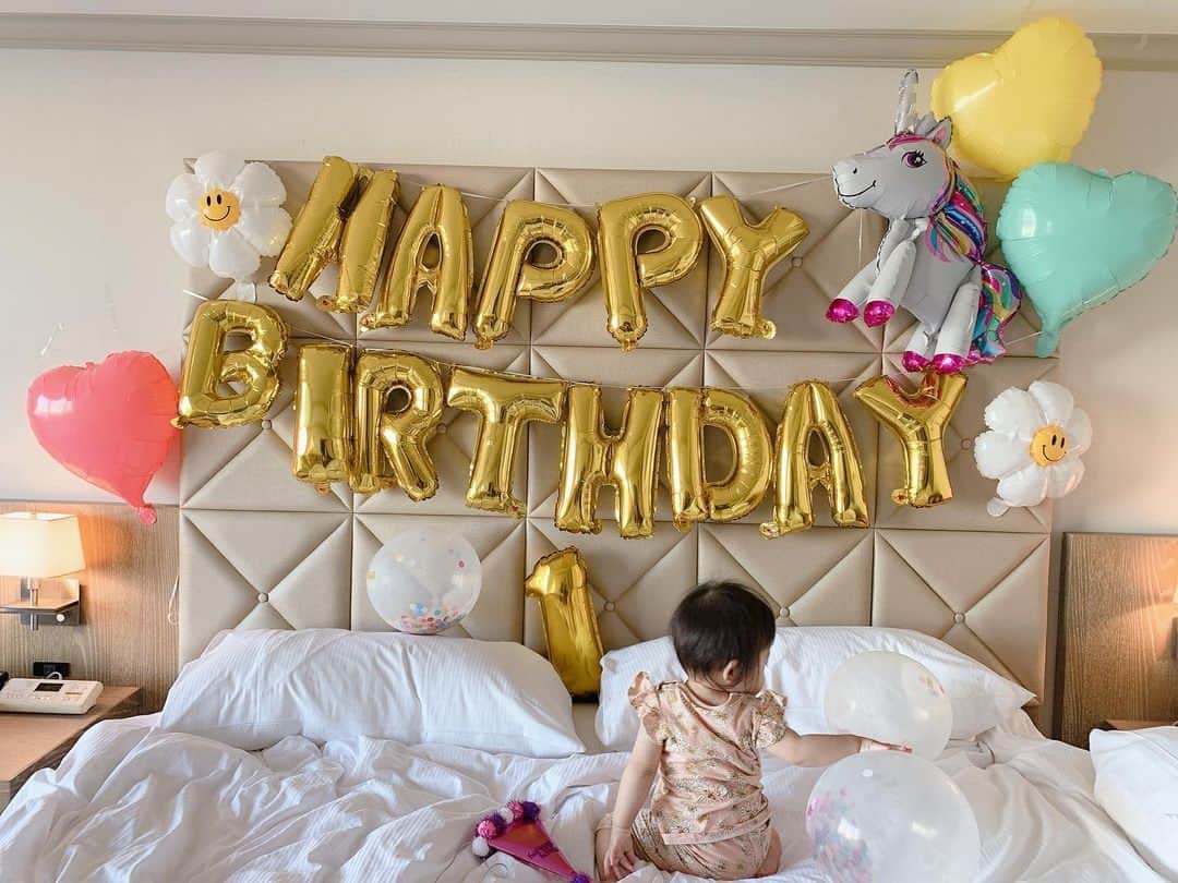 Hilton Tokyo Odaiba ヒルトン東京お台場のインスタグラム：「ヒルトン東京お台場では、大切な方のお誕生日や記念日にぴったりな「推し活プラン」をご用意しています🎉  そして現在、公式Instagramのフォロワー様限定で、期間限定【30％OFF】の特別料金をご案内中です。 お好きな色のバルーンアートセットでお部屋の装飾をお楽しみいただけますので、ぜひこの機会に特別な思い出を作りませんか？🥂✨  ▷https://www.hiltonodaiba.jp/plans/rooms/6666 ▶︎詳細・ご予約は、@hilton_tokyo_odaiba のプロフィールリンクよりご確認ください。  At Hilton Tokyo Odaiba, we have prepared the perfect "Birthday Plan" for your special someone's birthday or anniversary celebration! 🎉  And right now, exclusively for our official Instagram followers, we are offering a limited-time special rate with an incredible 【30% OFF】! Immerse yourself in a world of enchantment as you delight in a personalized balloon art set in your room, beautifully tailored to your favorite colors.   Seize this opportunity to create unforgettable memories and make this occasion truly extraordinary✨  📸：@kn18_  #ヒルトン東京お台場 #hiltontokyoodaiba」