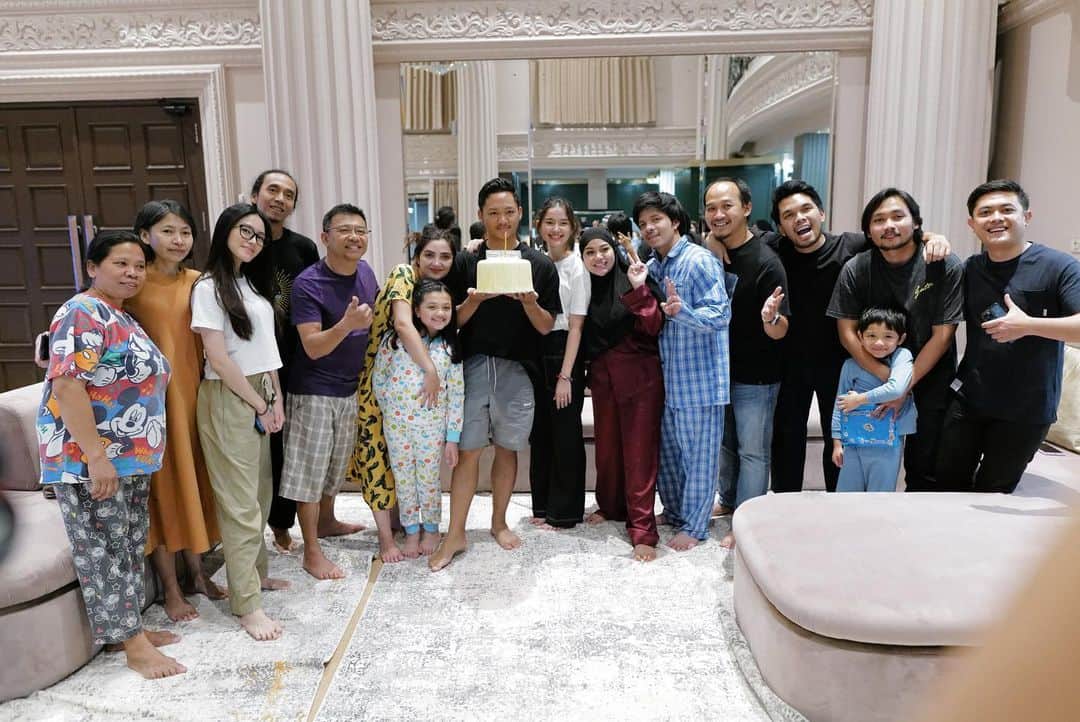Ashantyさんのインスタグラム写真 - (AshantyInstagram)「Happy Bday to my beloved son @azriel_hermansyah no words can describe how much we love u😍 We wish u luck, success, become a man of great values, and high moral character in the future.. and always put Allah first in your life😍 be happy sayang♥️」6月27日 11時36分 - ashanty_ash