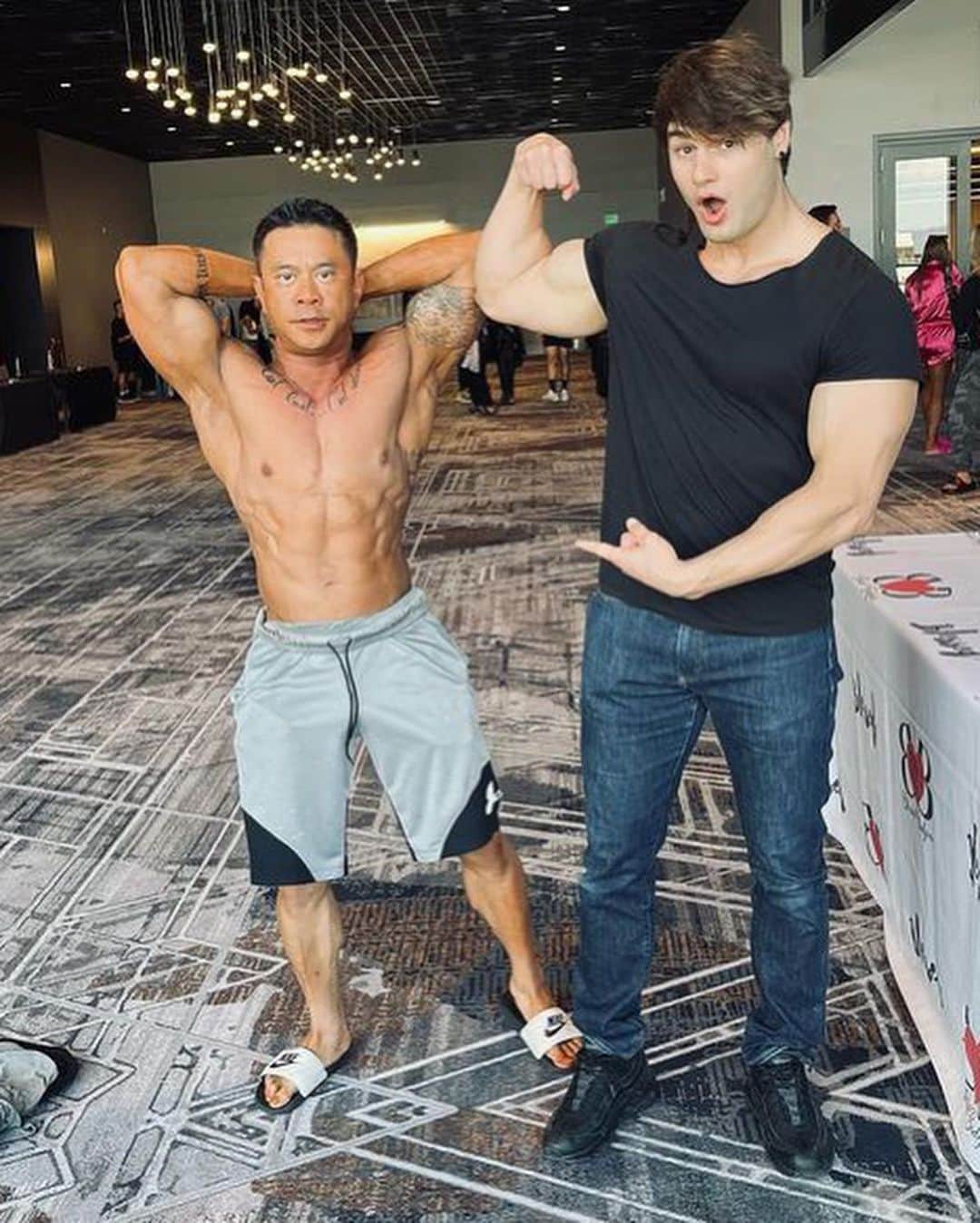 Jeff Seidさんのインスタグラム写真 - (Jeff SeidInstagram)「My life lately 😌  I went to Washington this past weekend to do a meet the pros event & support my dad in a bodybuilding competition. He won the show and I met a lot of wonderful people. Mission accomplished.   Now it’s time to go back to Los Angeles 🫡」6月27日 11時28分 - jeff_seid