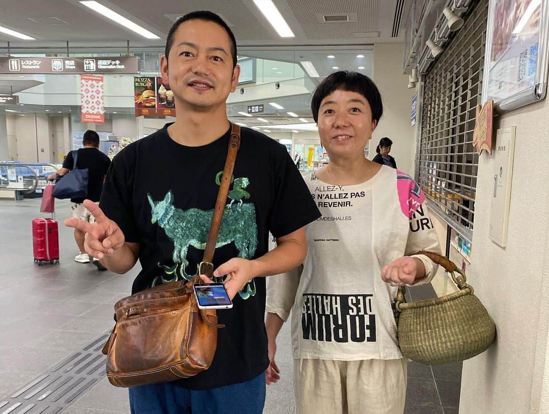 タテタカコさんのインスタグラム写真 - (タテタカコInstagram)「手作りご飯からお散歩、お迎え、お見送りまで、とっても短い時間でしたが、一年分くらいお世話になりました🙏  戸田ご夫妻、ありがとうございました🐕🐈🐈🐈🐈」6月27日 11時31分 - tatetakako