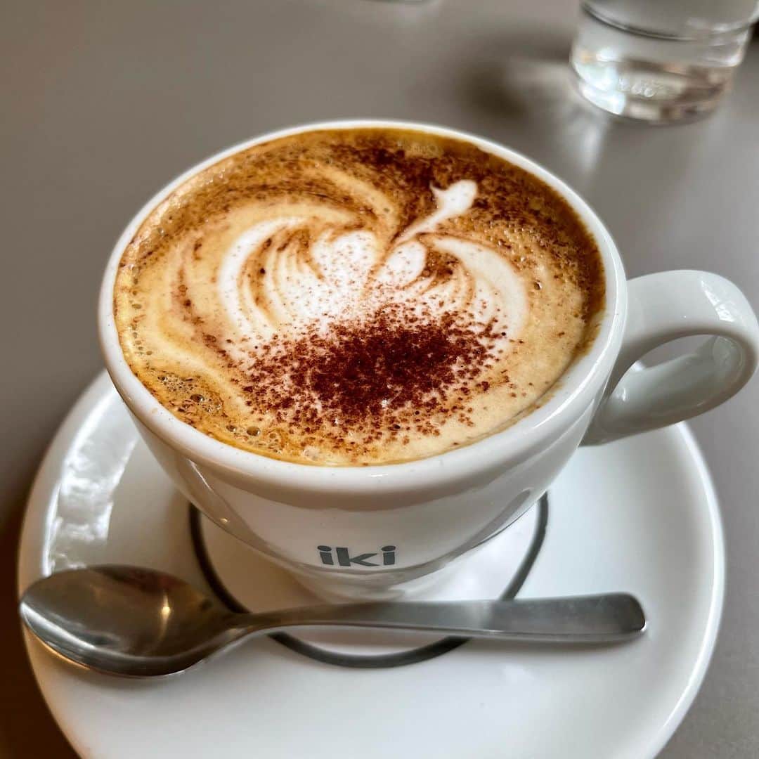 吉井明子さんのインスタグラム写真 - (吉井明子Instagram)「清澄白河のカフェ☕️ iki ESPRESSO @iki_espresso   店内はゆったりステキな空気が流れていました。新鮮なアボカドトーストも深い苦味のコーヒーも美味しかった。ニュージーランドのカフェってこんな感じなのでしょうか😌  メニューもたくさんあって、お店の方に伺ったら毎日違うそう。  #清澄白河 #カフェ #cafe #清澄白河カフェ #東京 #tokyo #江東区 #明さんぽ #オフショット #ikiespresso #気象予報士 #気象キャスター #weatherforecaster #기상캐스터　#氣象主播 #吉井明子」6月27日 11時39分 - akiko_yoshii_sunny_rain