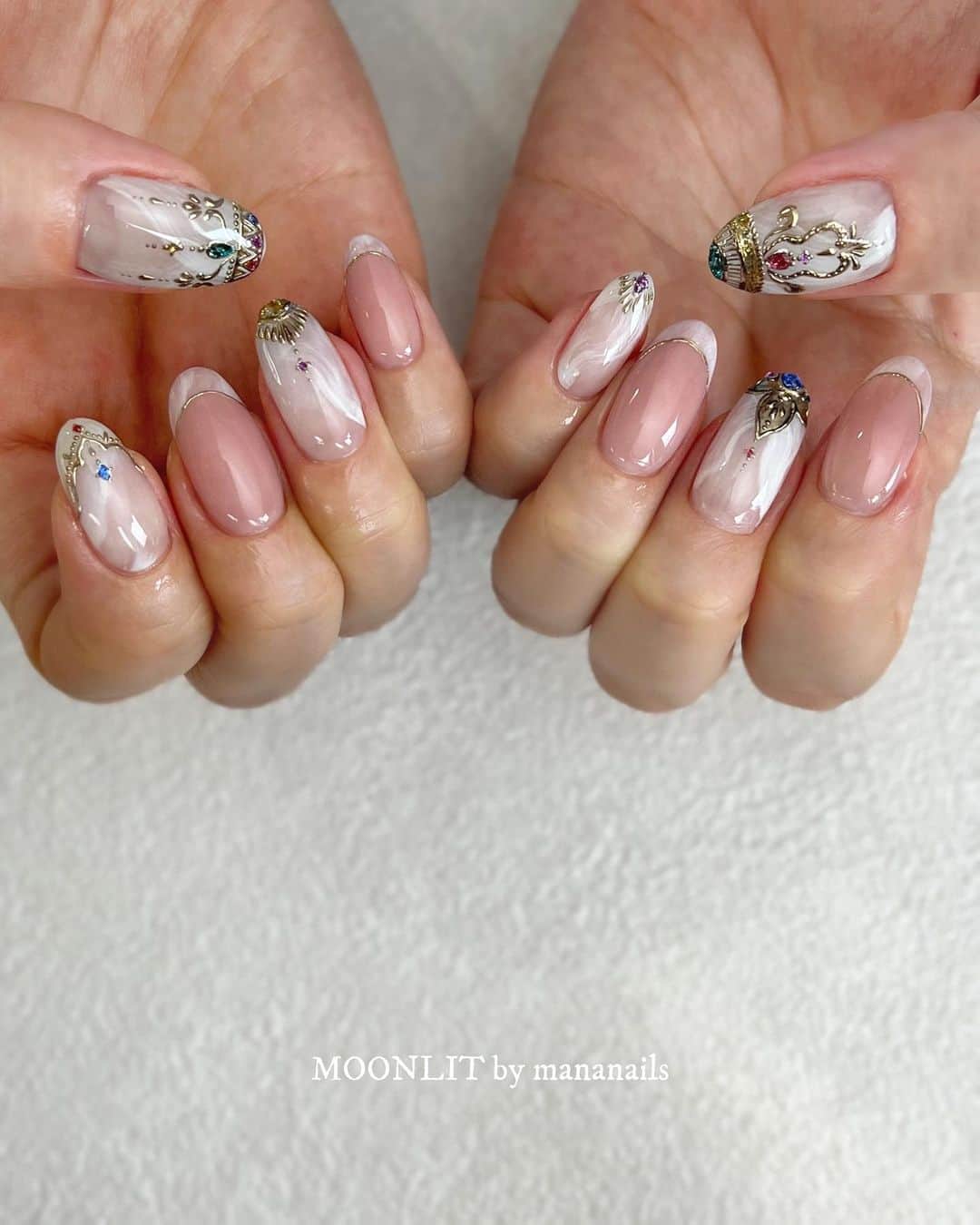 mananailsのインスタグラム：「design by @moonlit_yuki   @moonlit_yuki のPerfume bottleデザイン 夏にぴったりでとっても人気🫶🏼🤍  ☾120minオフ込み」