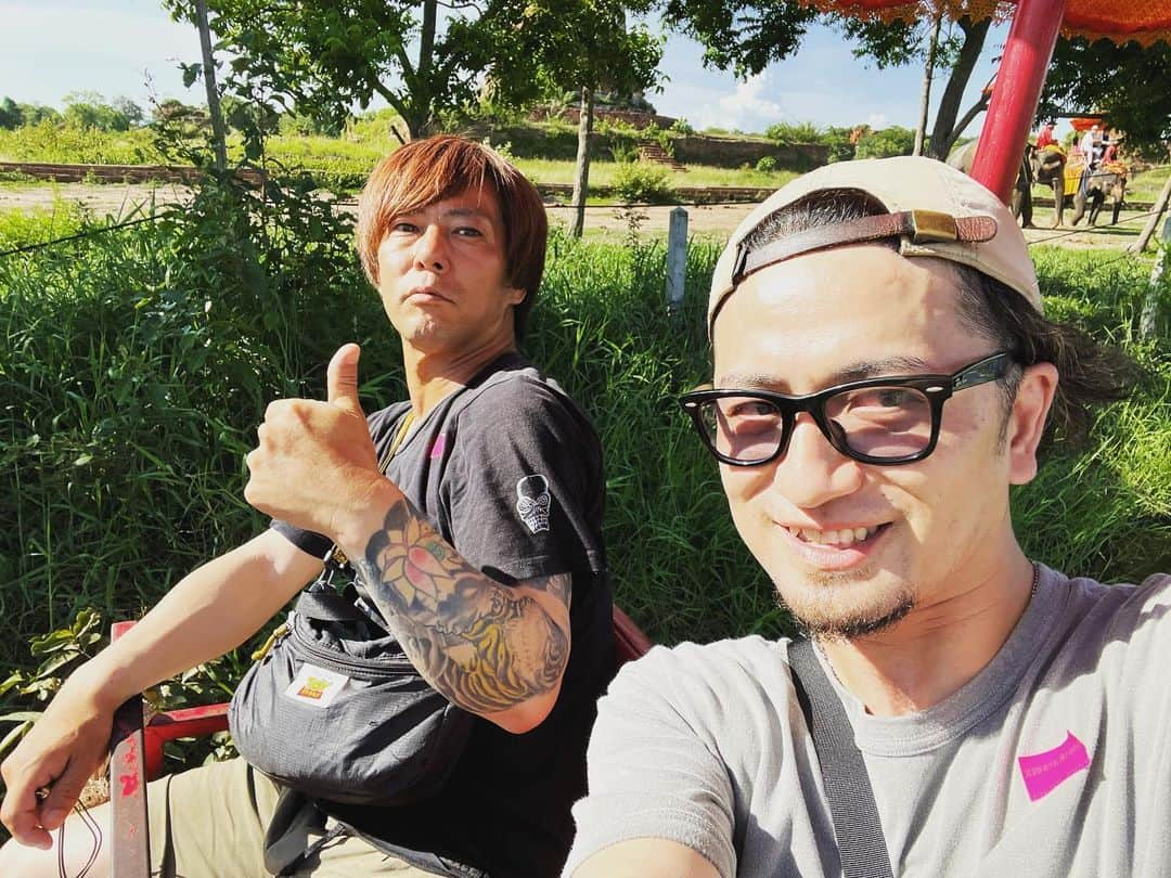 REIJIさんのインスタグラム写真 - (REIJIInstagram)「タイから帰国しました。  @reiji_kimura @tomokichiiiと行ったタイ旅行最高でした。 バンコクとアユタヤとパタヤしか行かなかったけど。  多分年内にもう一度行くでしょう。 次はチェンマイも行きたいなー。  #タイ #バンコク #人生観変わったと言いたくなる #japanese #joestrummer  #南国 #日焼けした」6月27日 11時49分 - reiji_kimura