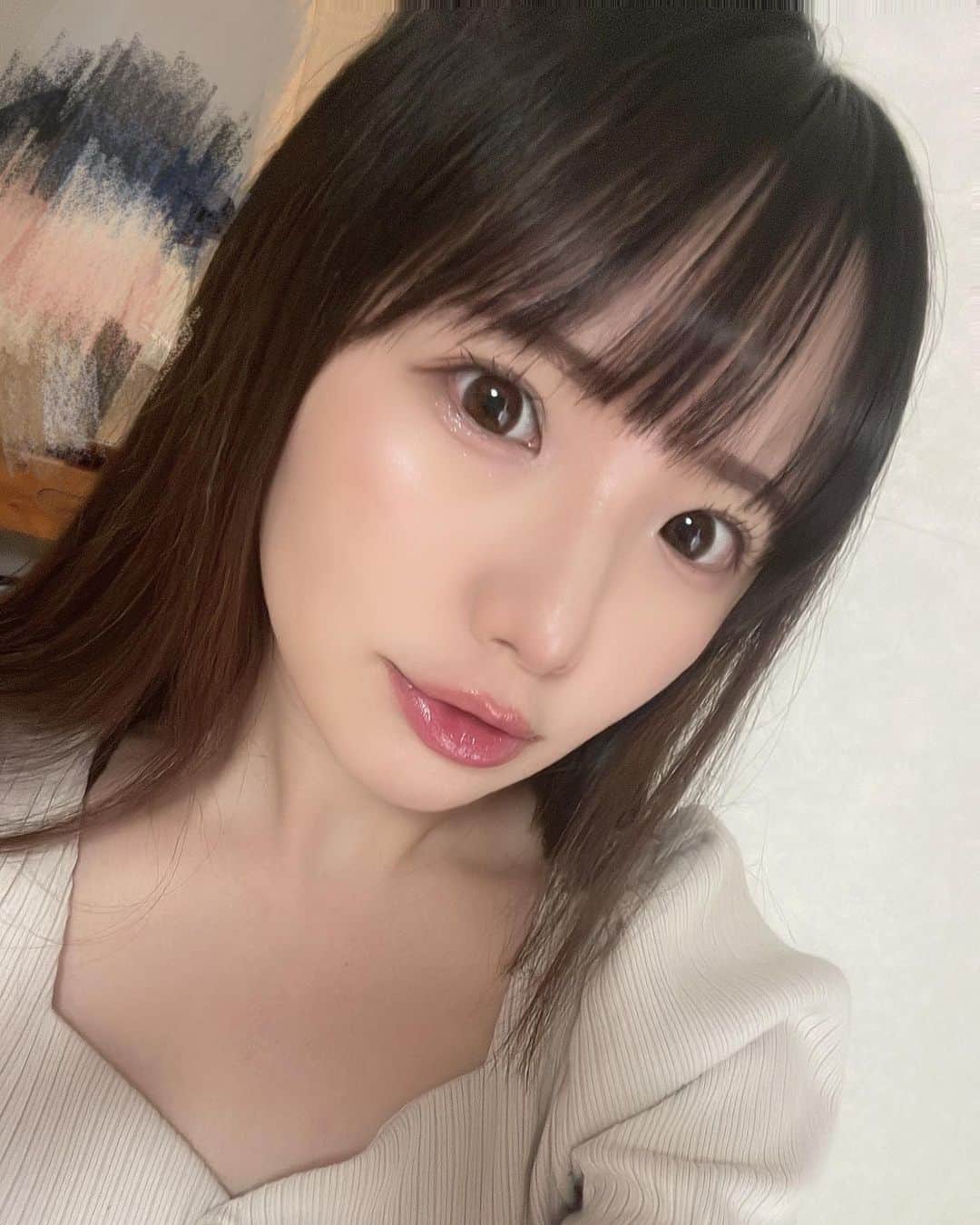 のインスタグラム：「東京中央美容外科渋谷東口院（@tcb.shibuyahigashi）の 倉島先生（@tcb_kurashima_futae）に  TCB式小顔美肌再生を施術していただいてから半年以上経過しました😉  綺麗なフェイスライン保ってるよ♡ これからも持続しますように⭐️  #東京中央美容外科　#東京　#渋谷　#糸リフト　#小顔整形　#TCB式小顔美肌再生 #pr」