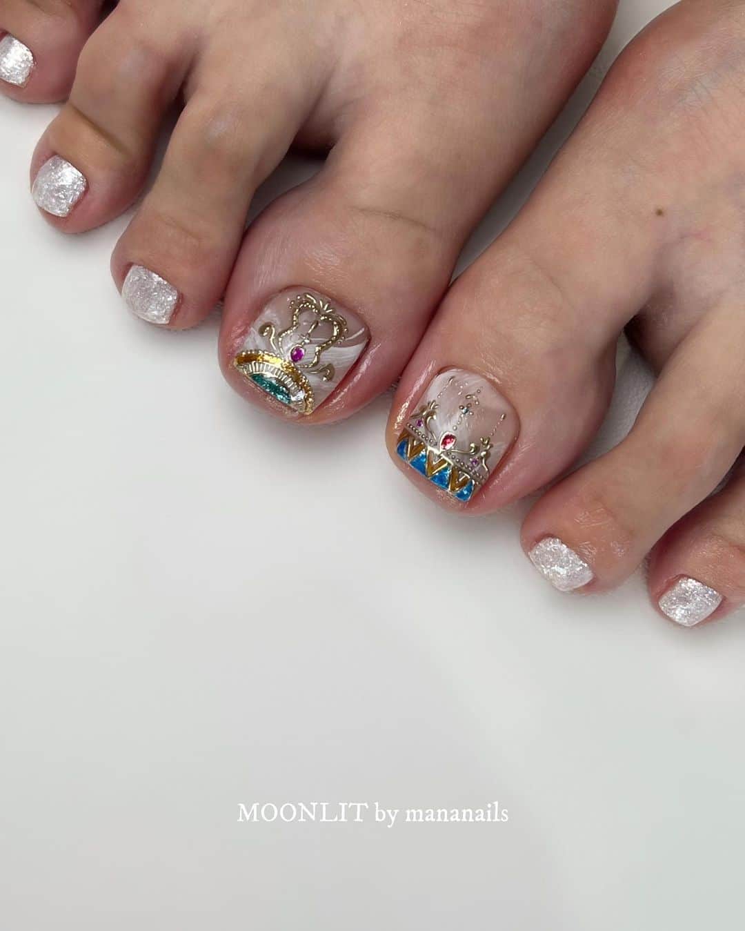 mananailsさんのインスタグラム写真 - (mananailsInstagram)「design by @moonlit_yuki   Perfume bottleデザイン フットも可愛い🦶🏻❤️‍🔥❤️‍🔥❤️‍🔥  ☾2 designs」6月27日 12時14分 - mananails