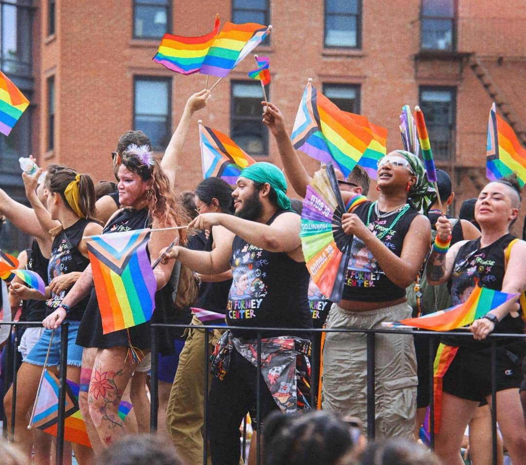 コルトン・ヘインズさんのインスタグラム写真 - (コルトン・ヘインズInstagram)「Starting to feel a bit better🤒 & going through some of the photos I took at Pride yesterday. Gosh…what a magical day :) Happy Pride everyone ❤️」6月27日 12時25分 - coltonlhaynes