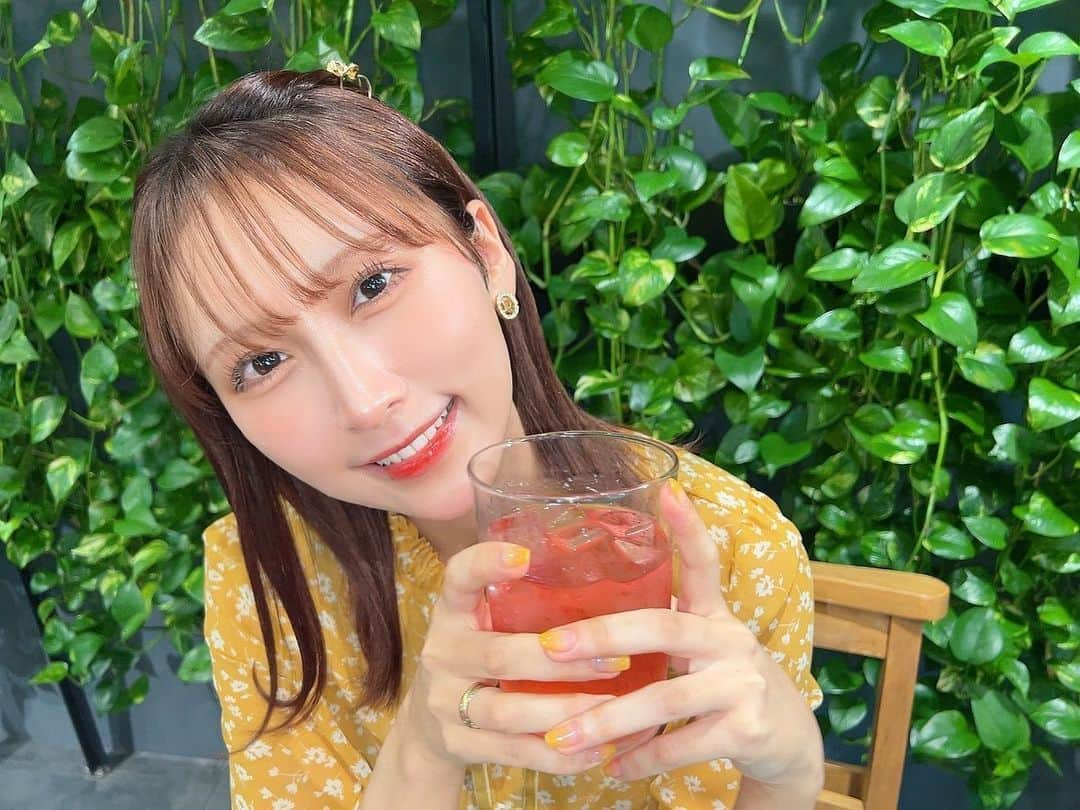 明石奈津子さんのインスタグラム写真 - (明石奈津子Instagram)「* 🌳🌷🌻  #tea」6月27日 12時31分 - nattu_official