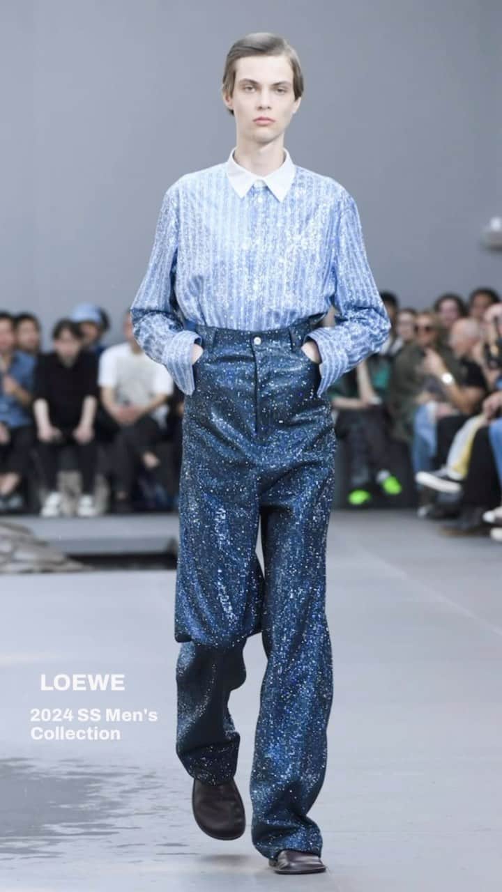 のインスタグラム：「コレクション：「ロエベ（LOEWE）」が2024年春夏メンズ・コレクションを発表した。  全ルックは @wwd_jp プロフィールのリンクから  #LOEWE#ロエベ#LOEWESS24#pfw#fashionweek#parisfashionweek#fashion#fashioncollection#パリコレクション#ファッションショー#メンズコレクション」
