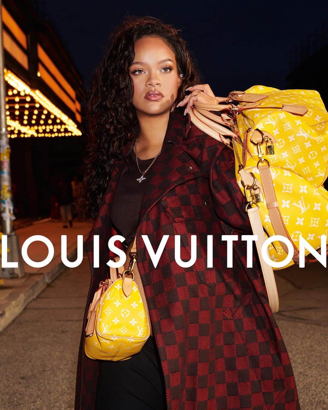 Just Jaredさんのインスタグラム写真 - (Just JaredInstagram)「Rihanna bares her growing baby bump while modeling Pharrell Williams' first collection as the Men's Creative Director at Louis Vuitton. We've got more pics and details over at JustJared.com! #Rihanna #LouisVuitton #PharrellWilliams Photos: Keizō Kitajima and Martine Syms / Louis Vuitton」6月27日 13時17分 - justjared