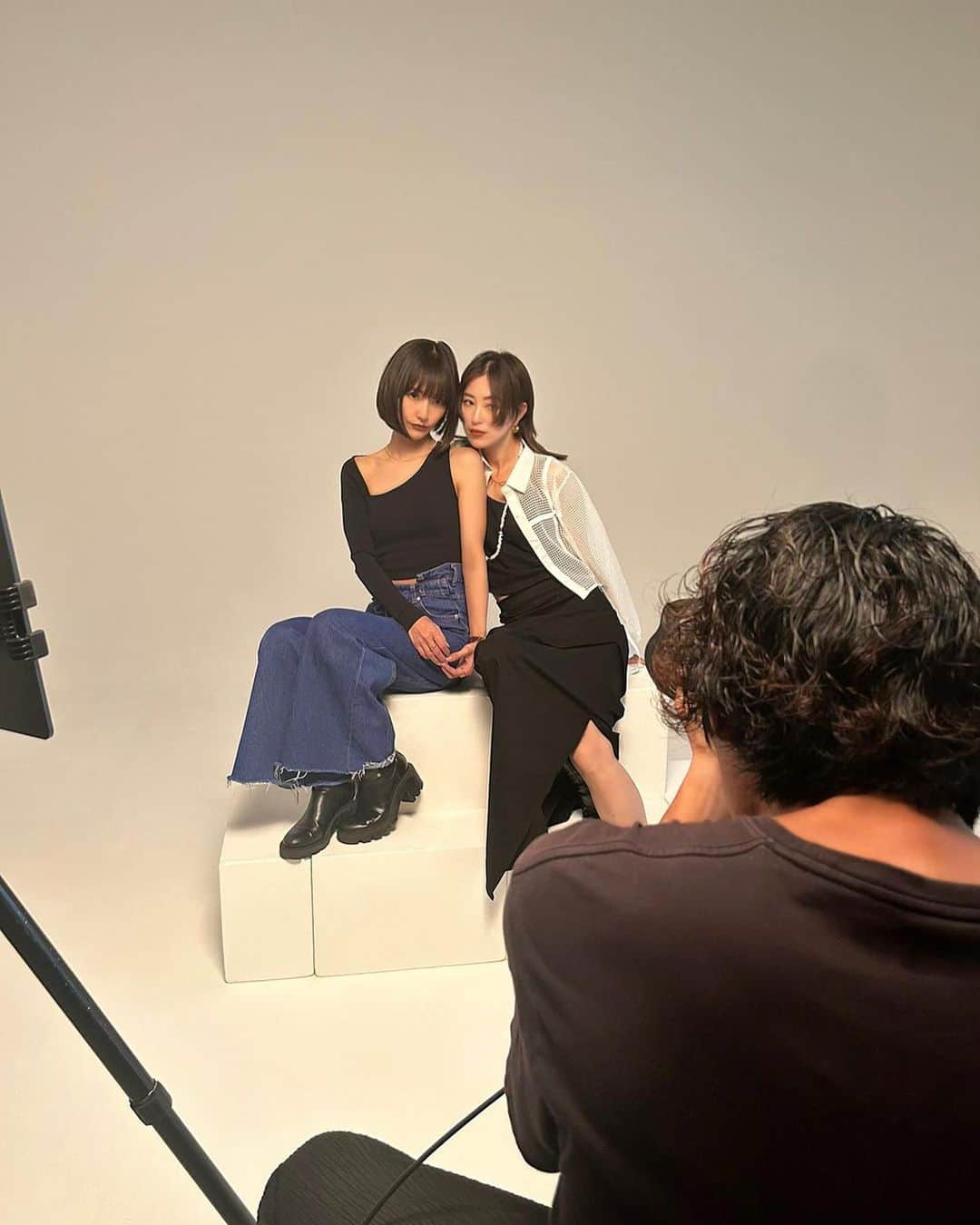 森摩耶のインスタグラム：「懐かしのメンバーで久しぶりの撮影だったのに、久しぶりな感じがしない。いつまでもホームなこの感じ。落ち着くわ〜☺️🍵 最新の美STにちょこっとおります！みつけてね♡ #美スト」