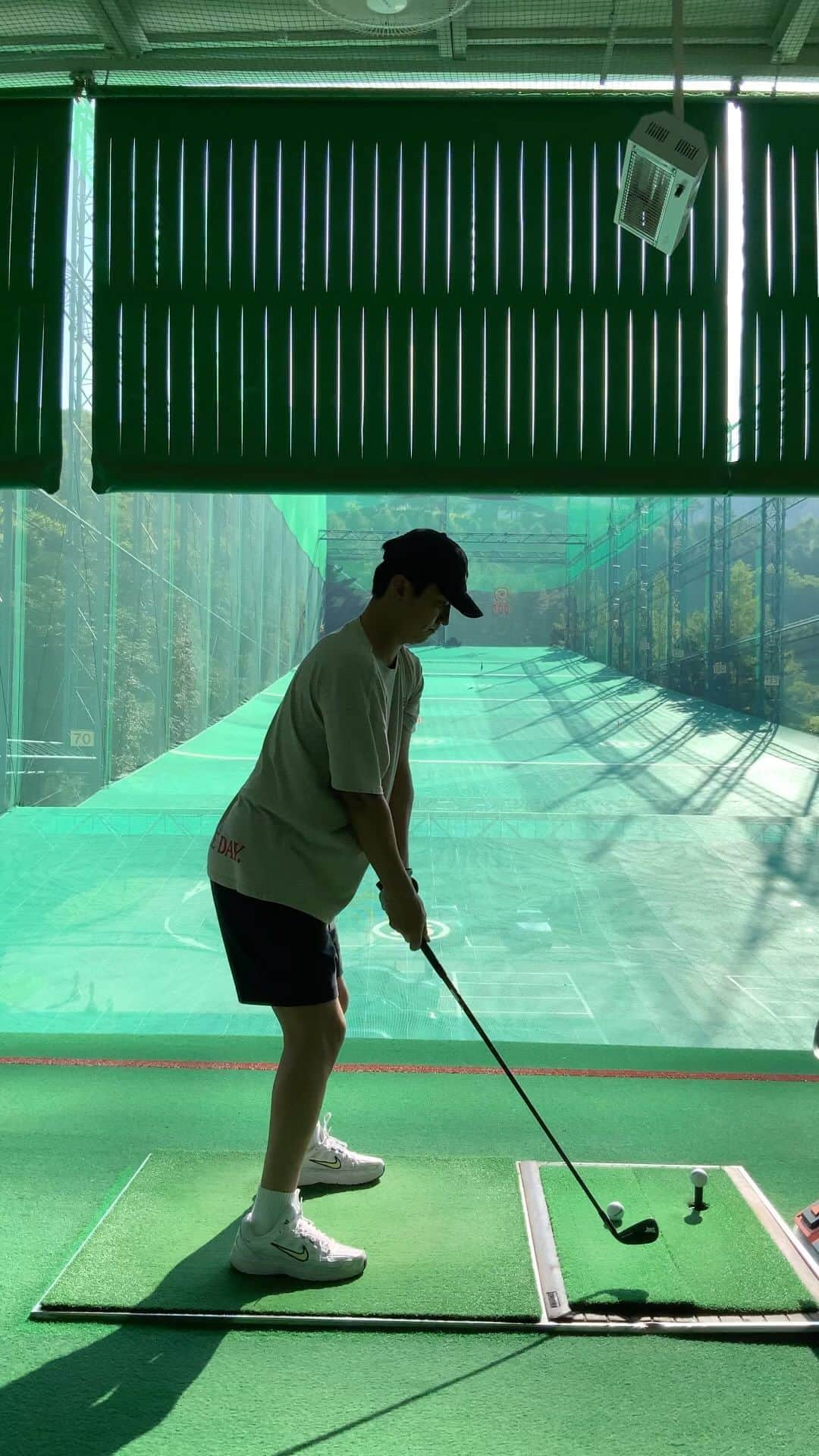 イン・ギョジンのインスタグラム：「가는 거야 가는 거야 #엄보형 #골프」